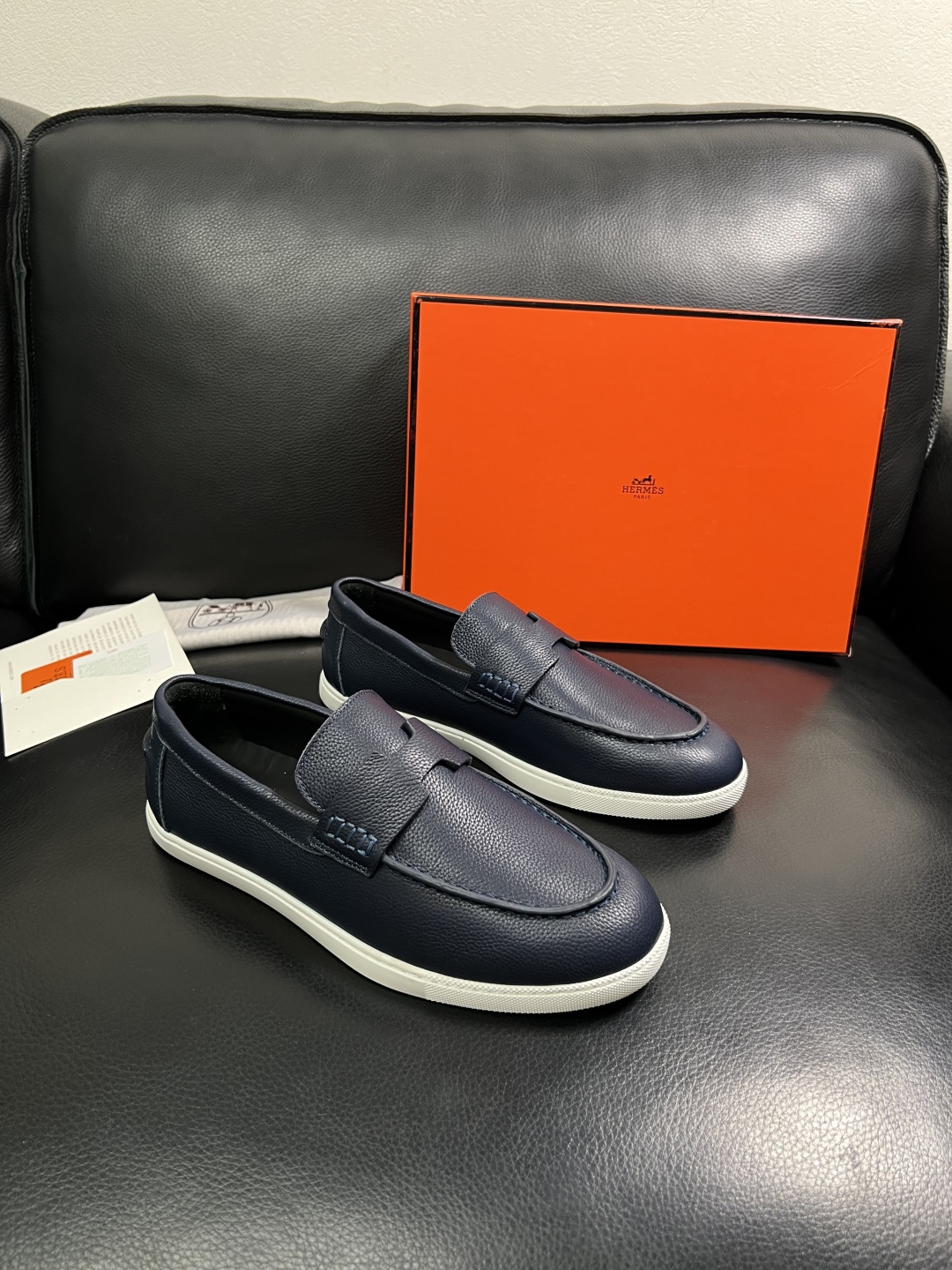 NO:887096,Hermes high-quality top handicrafts Hermès counters sell original factory configuration at the same time, original cowhide fabric imported from Italy, high-quality splicing technology, fully imported water-dyed cowhide lining, original soles specially provided by the factory and super comfortable, original factory order goods code number 39-44 (customized 38 45 46), hermes, hermes, cowhide19860909Hermes 高品质 顶级工艺品 爱马仕 专柜同步发售原厂配置,意大利进口原版牛皮面料,高品质拼接工艺,全进口水染牛皮里垫,鞋底原厂特供原版底超级舒适,原厂跟单货 码数 39-44（ 订做 38 45 46）,,hermes,hermes,cowhide,Men's shoes