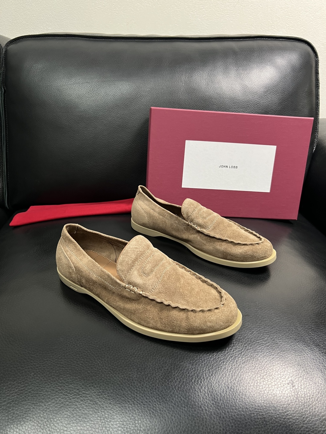 NO:888692,Only code exchanges will not be returned JOHN LOBB High-quality top handicrafts New products at the counter are synchronized, uppers are imported cowhide fabrics from Italy, imported water-dyed cowhide linings, soles are specially provided by the original factory, exclusive movable molded soles are super comfortable, original factory and single goods, high quality, welcome to compare, code number 39-44,,cowhide19860909只换码不退 JOHN LOBB 高品质顶级工艺品 专柜新品同步,鞋面意大利进口牛皮面料,进口水染牛皮内里垫,鞋底原厂特供原版底,独家活动成型底超级舒适,原厂跟单货, 高品质,欢迎对比,码数 39-44,,cowhide,Men's shoes