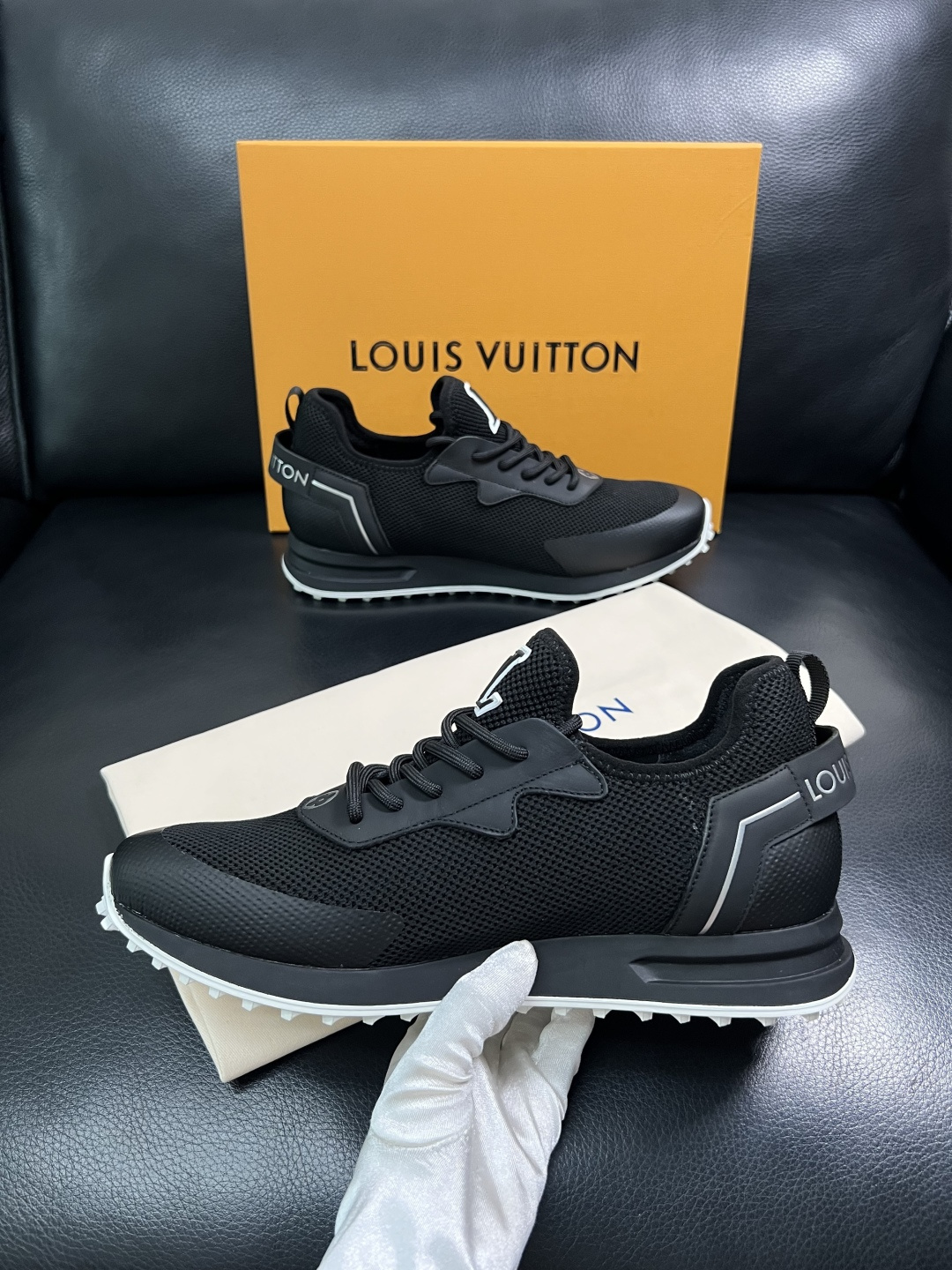Lv  高品质  顶级工艺品  路易威登，运动板鞋专柜同步，鞋面意大利进口飞织面料，高品质拼接缤纷色彩复
