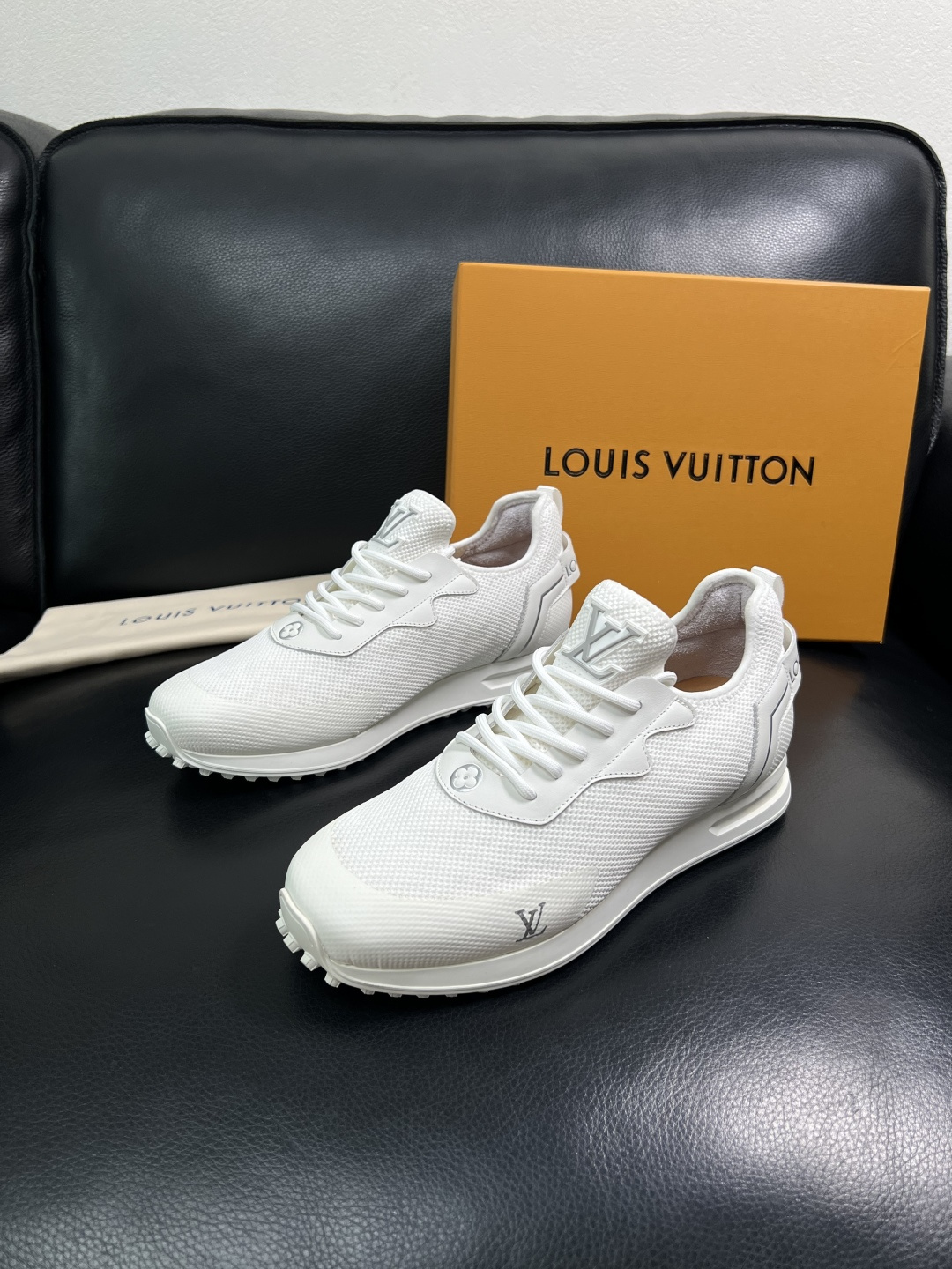 Lv  高品质  顶级工艺品  路易威登，运动板鞋专柜同步，鞋面意大利进口飞织面料，高品质拼接缤纷色彩复