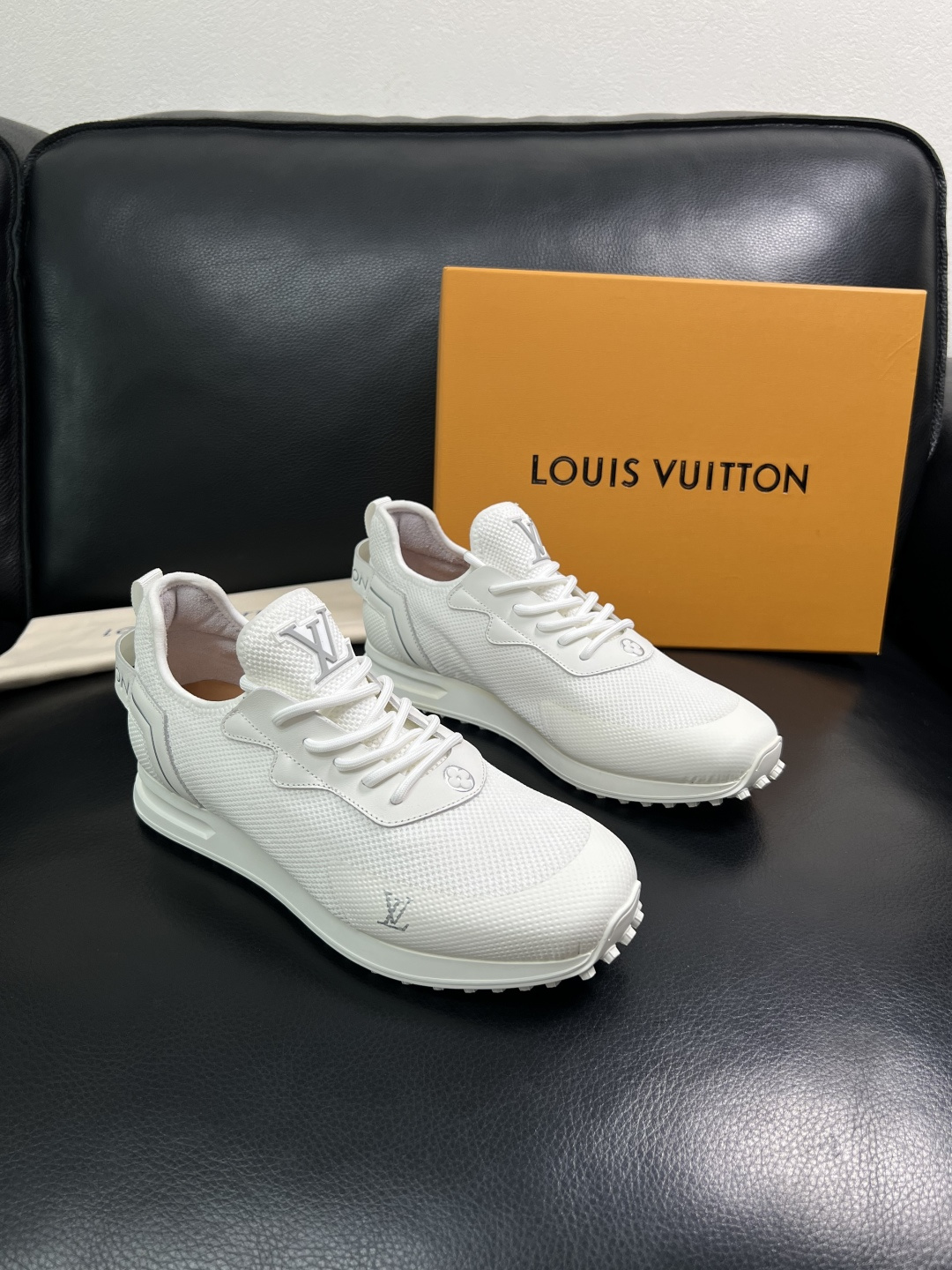 Lv  高品质  顶级工艺品  路易威登，运动板鞋专柜同步，鞋面意大利进口飞织面料，高品质拼接缤纷色彩复