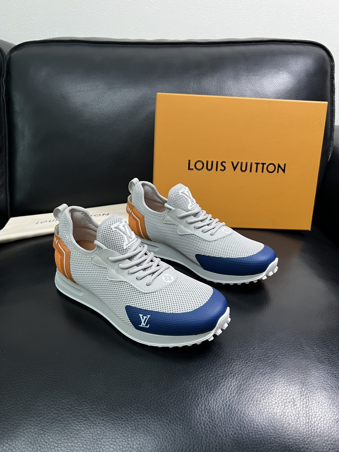 Lv  高品质  顶级工艺品  路易威登，运动板鞋专柜同步，鞋面意大利进口飞织面料，高品质拼接缤纷色彩复