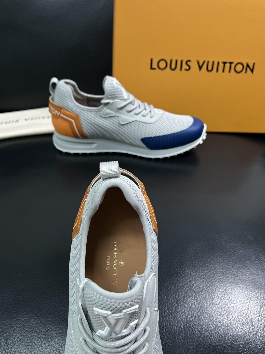 Lv  高品质  顶级工艺品  路易威登，运动板鞋专柜同步，鞋面意大利进口飞织面料，高品质拼接缤纷色彩复