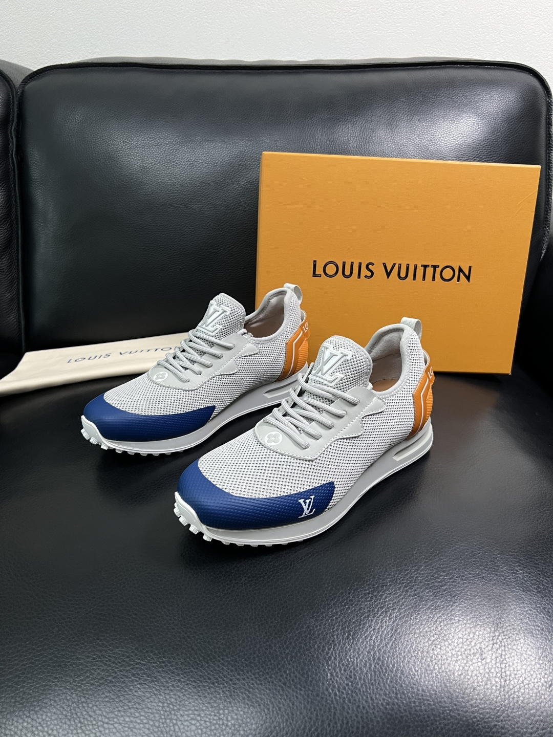 Lv  高品质  顶级工艺品  路易威登，运动板鞋专柜同步，鞋面意大利进口飞织面料，高品质拼接缤纷色彩复