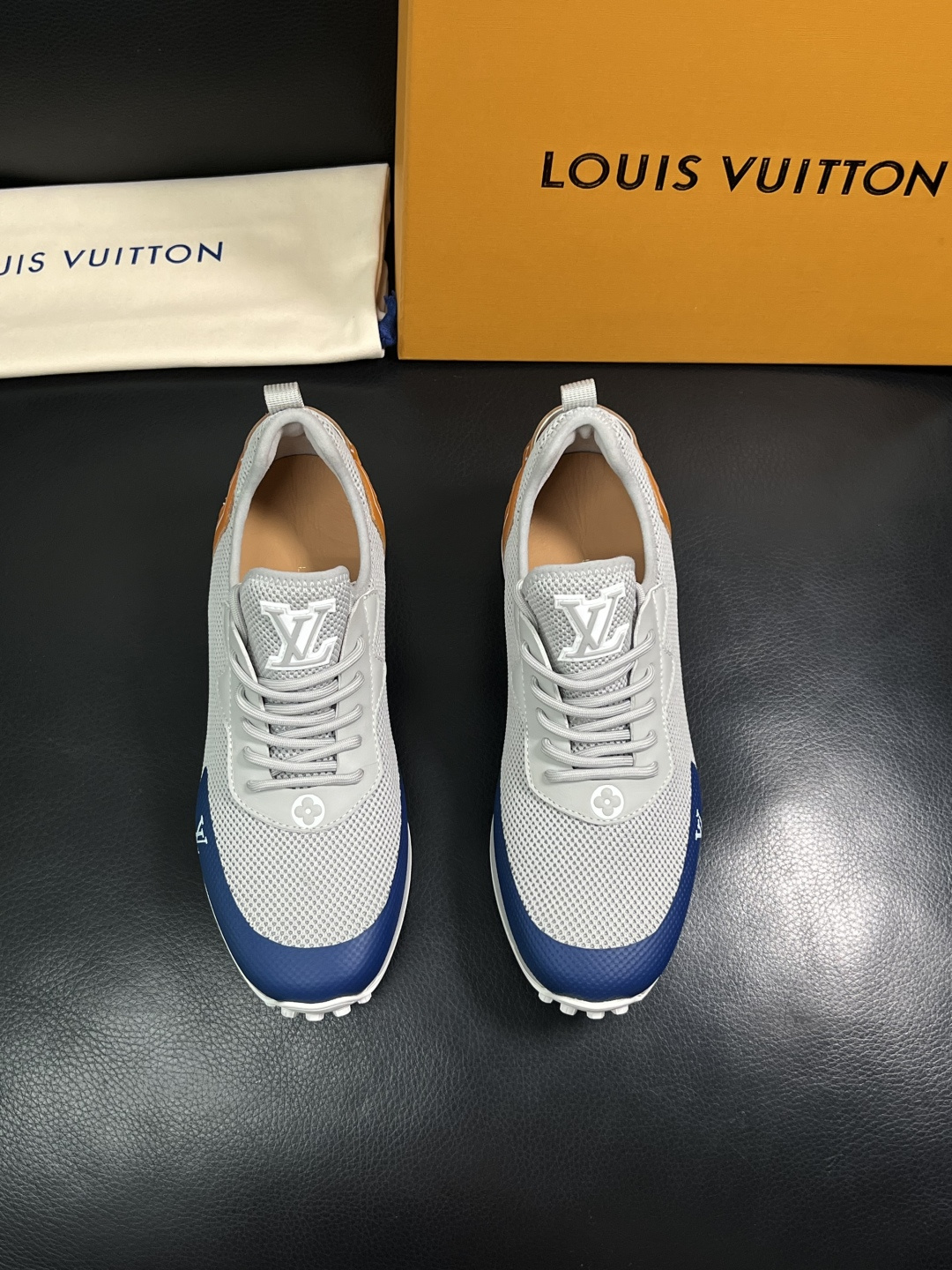 Lv  高品质  顶级工艺品  路易威登，运动板鞋专柜同步，鞋面意大利进口飞织面料，高品质拼接缤纷色彩复