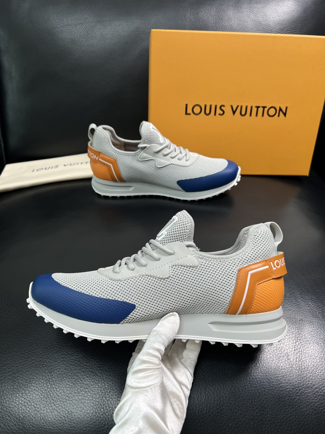 Lv  高品质  顶级工艺品  路易威登，运动板鞋专柜同步，鞋面意大利进口飞织面料，高品质拼接缤纷色彩复