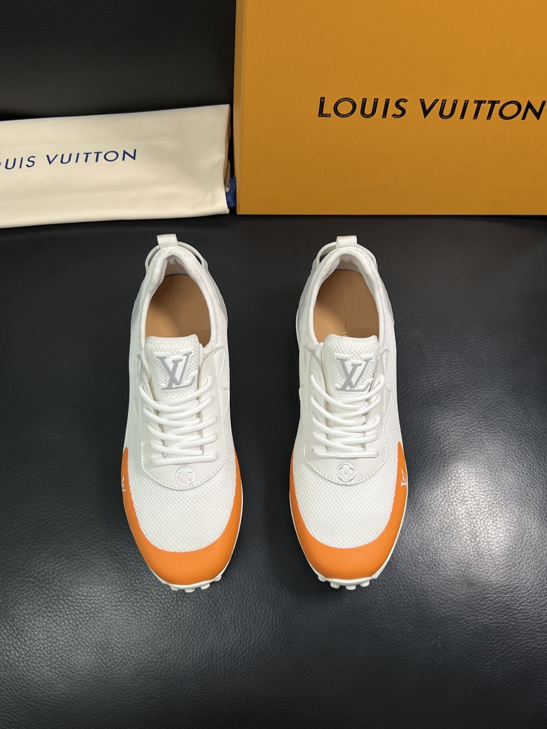 Lv  高品质  顶级工艺品  路易威登，运动板鞋专柜同步，鞋面意大利进口飞织面料，高品质拼接缤纷色彩复