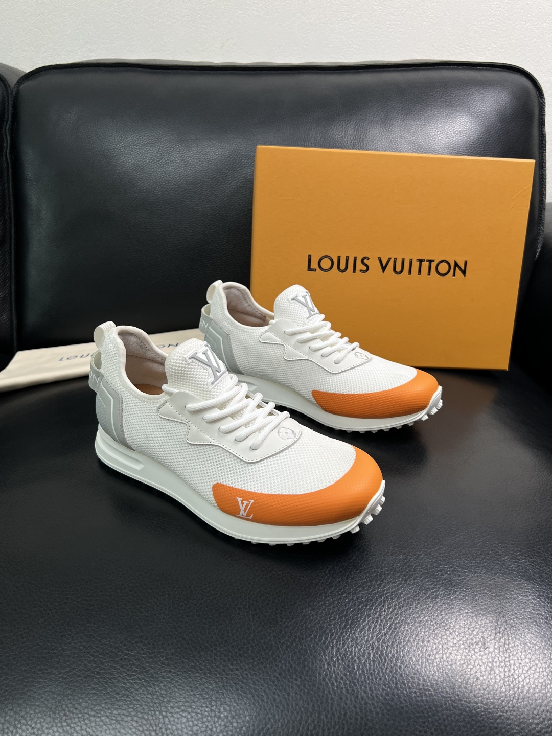 Lv  高品质  顶级工艺品  路易威登，运动板鞋专柜同步，鞋面意大利进口飞织面料，高品质拼接缤纷色彩复