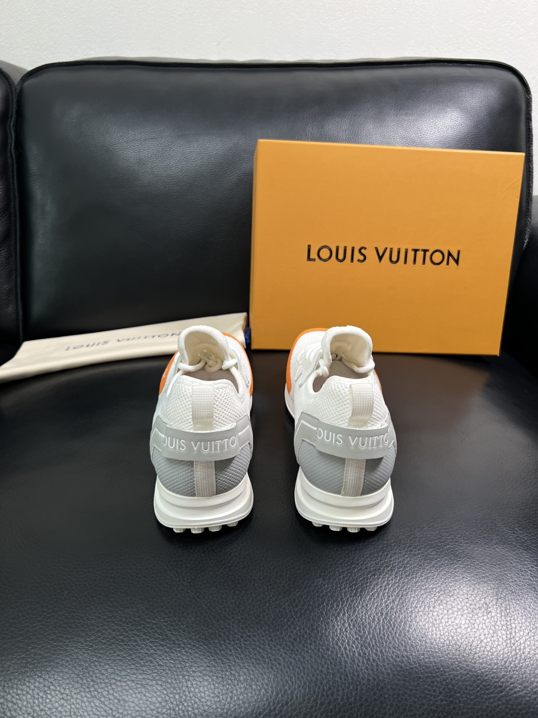 Lv  高品质  顶级工艺品  路易威登，运动板鞋专柜同步，鞋面意大利进口飞织面料，高品质拼接缤纷色彩复
