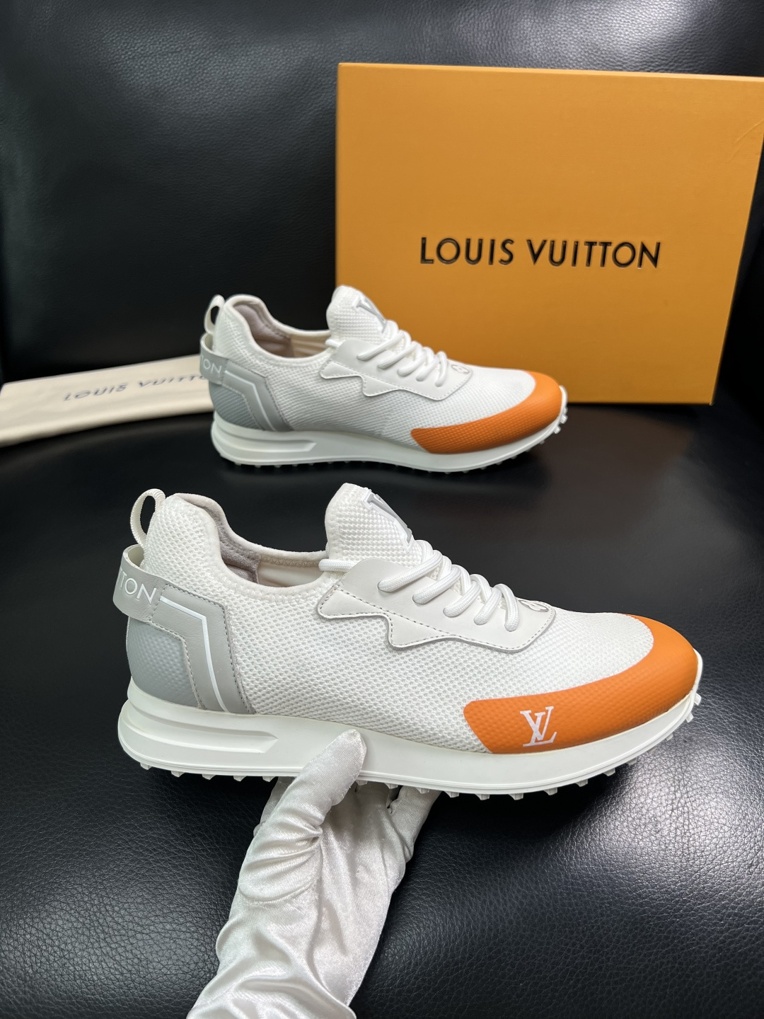 Lv  高品质  顶级工艺品  路易威登，运动板鞋专柜同步，鞋面意大利进口飞织面料，高品质拼接缤纷色彩复