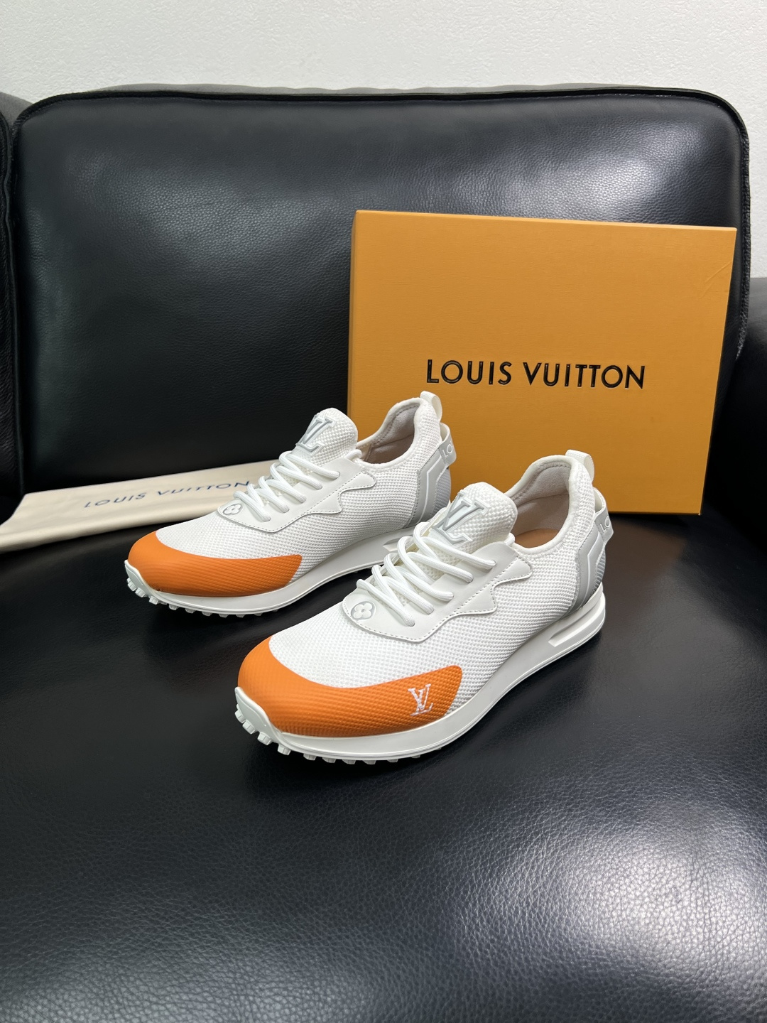 Lv  高品质  顶级工艺品  路易威登，运动板鞋专柜同步，鞋面意大利进口飞织面料，高品质拼接缤纷色彩复
