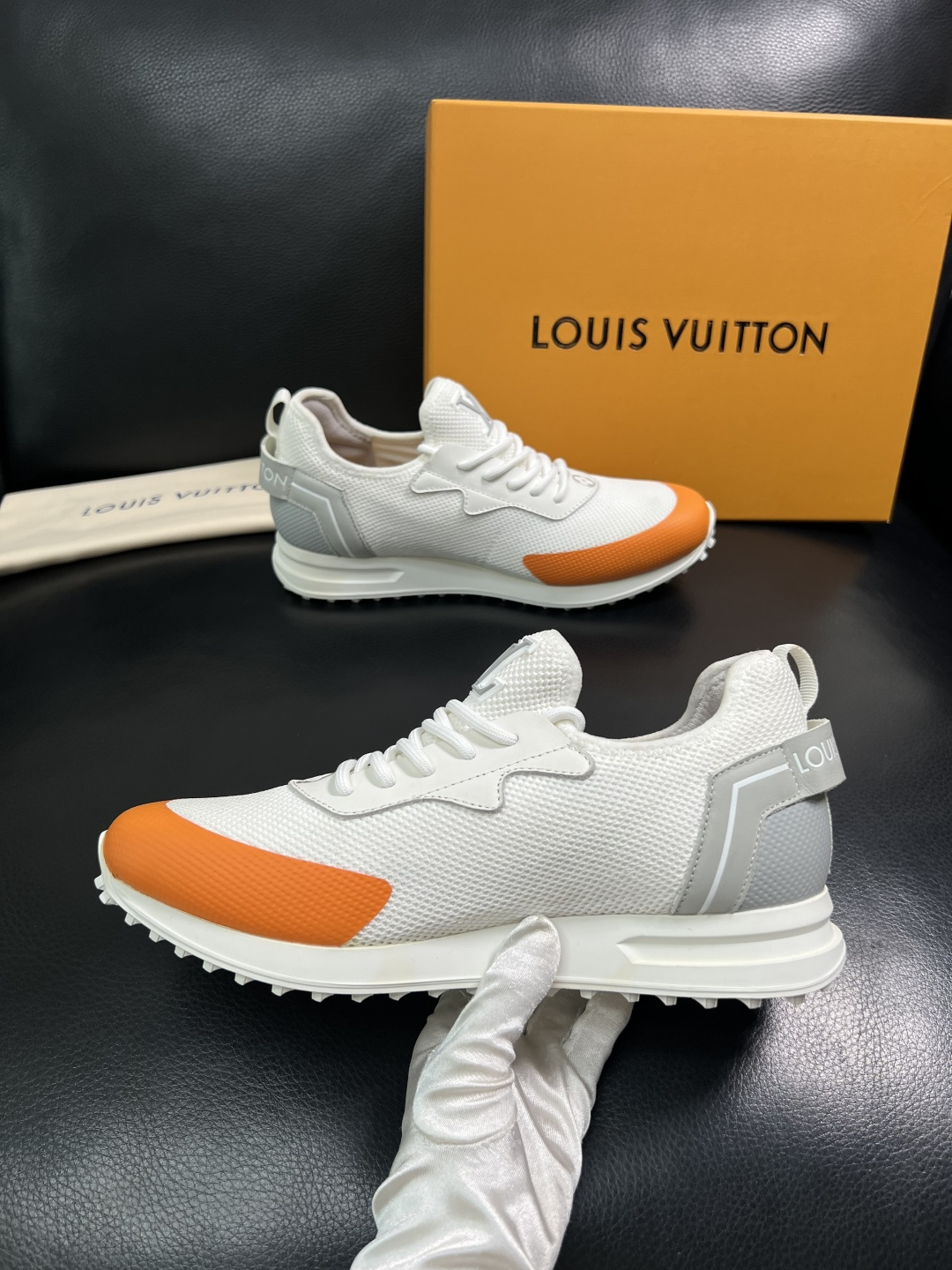 Lv  高品质  顶级工艺品  路易威登，运动板鞋专柜同步，鞋面意大利进口飞织面料，高品质拼接缤纷色彩复