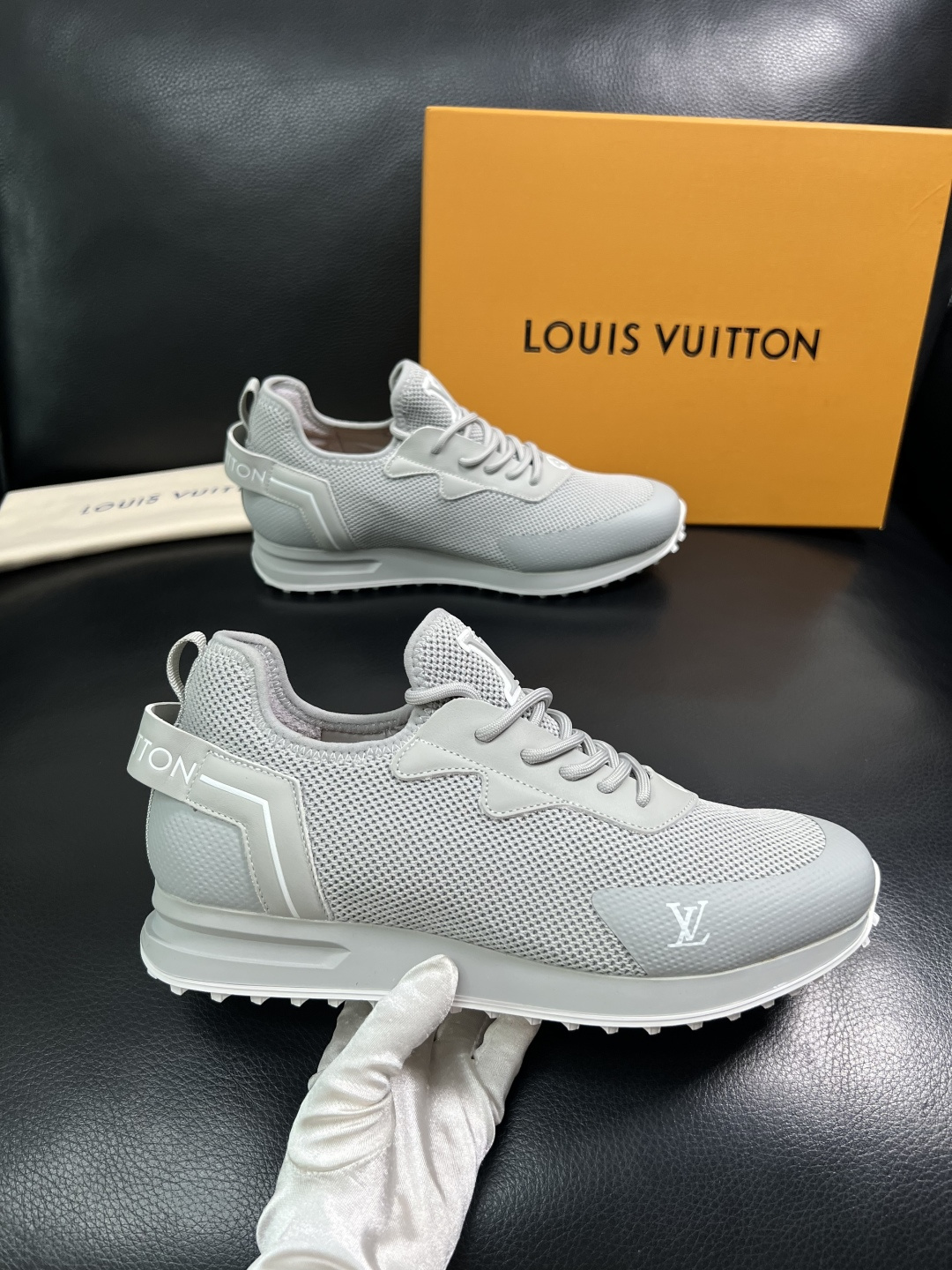 Lv  高品质  顶级工艺品  路易威登，运动板鞋专柜同步，鞋面意大利进口飞织面料，高品质拼接缤纷色彩复