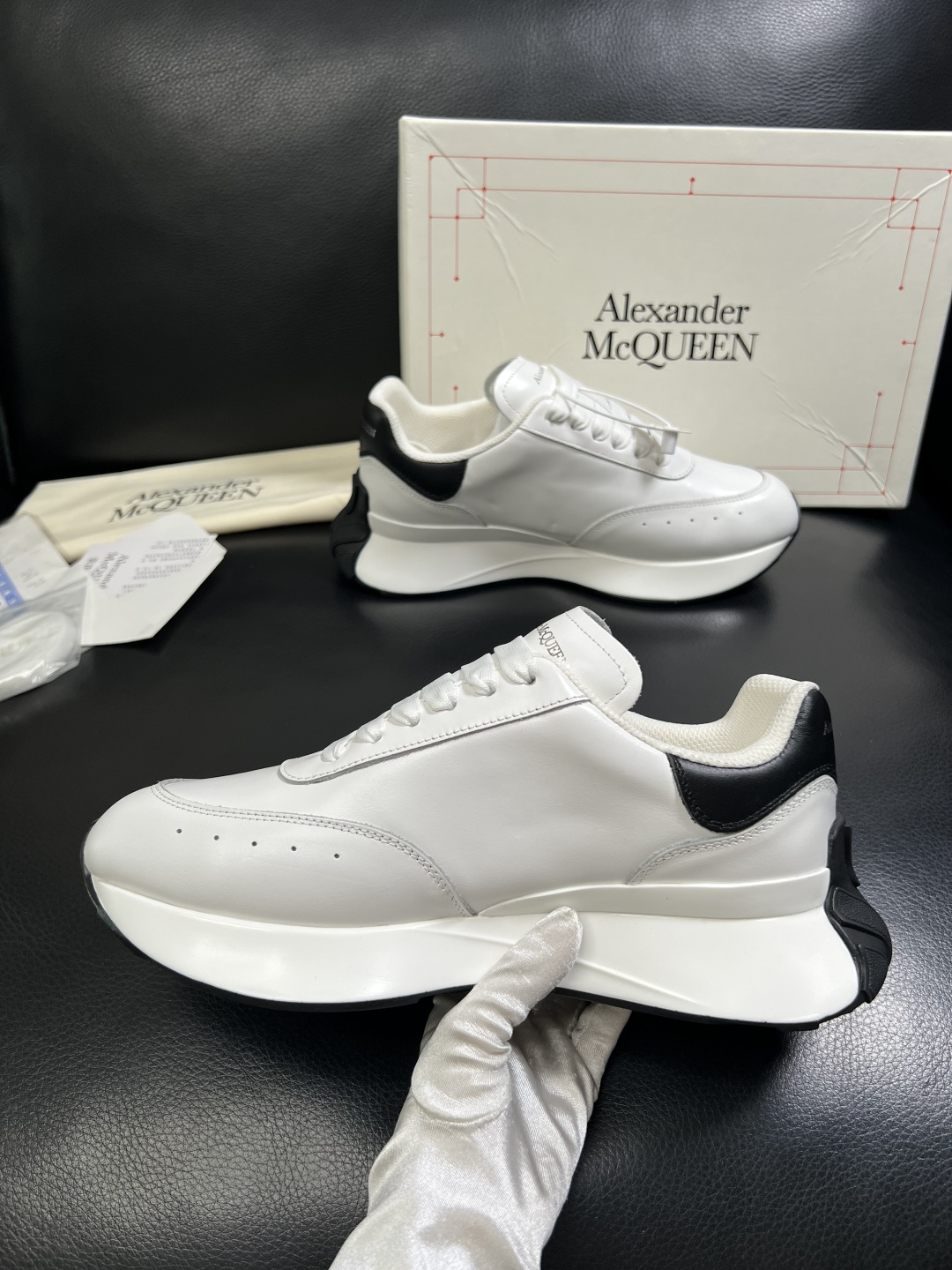 Alexander McQueen  高品质  顶级工艺品  麦昆  专柜同步 原厂配置，意大利进口原版