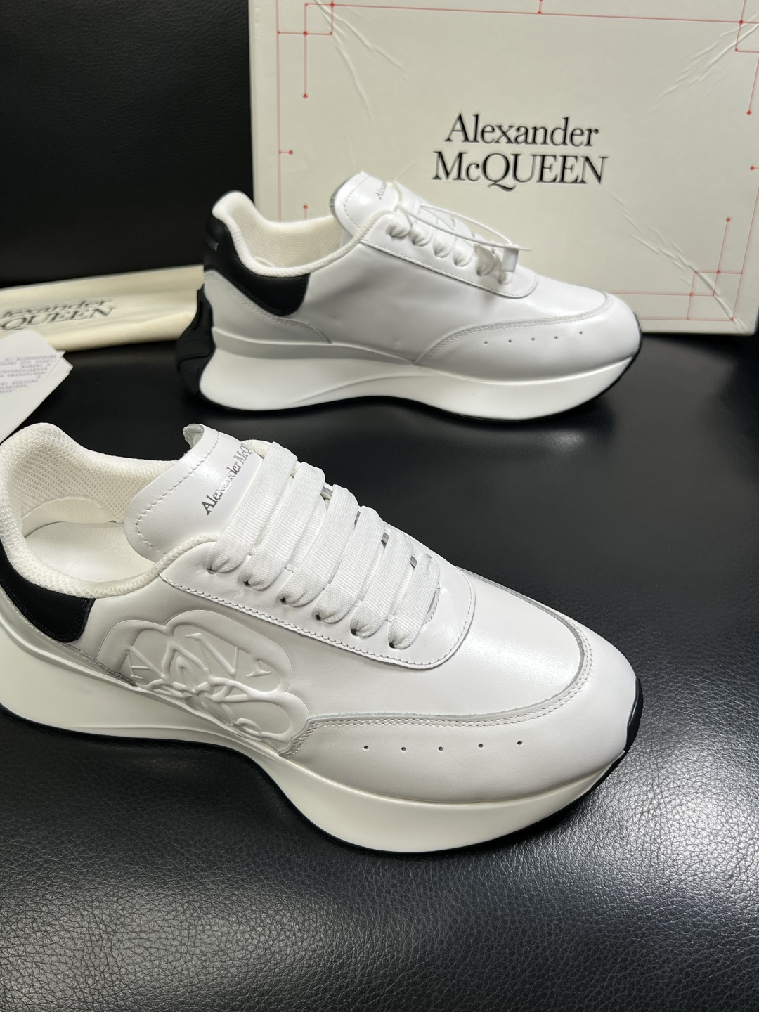 Alexander McQueen  高品质  顶级工艺品  麦昆  专柜同步 原厂配置，意大利进口原版