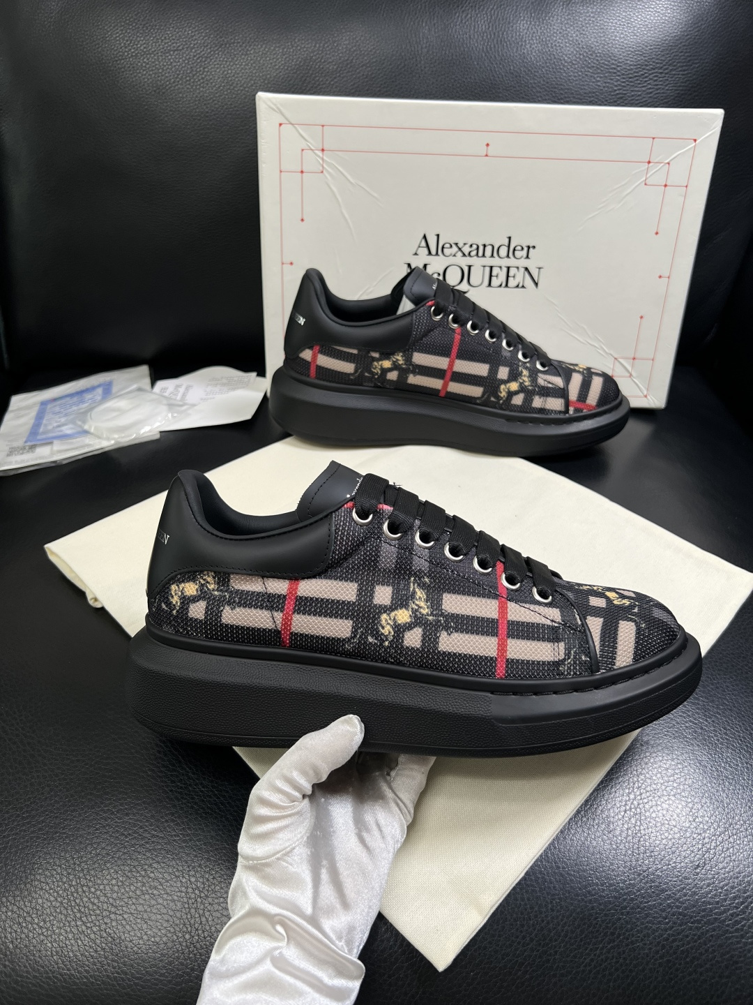 Alexander McQueen  高品质  顶级工艺品  麦昆  专柜同步 原厂配置，意大利进口原版