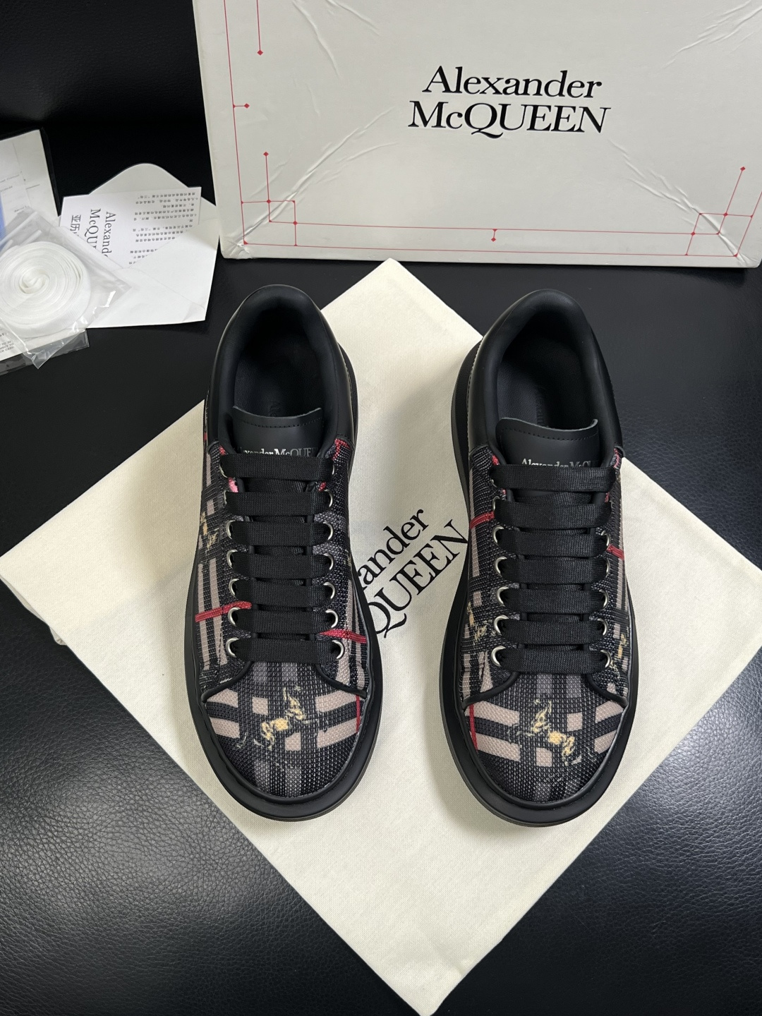 Alexander McQueen  高品质  顶级工艺品  麦昆  专柜同步 原厂配置，意大利进口原版