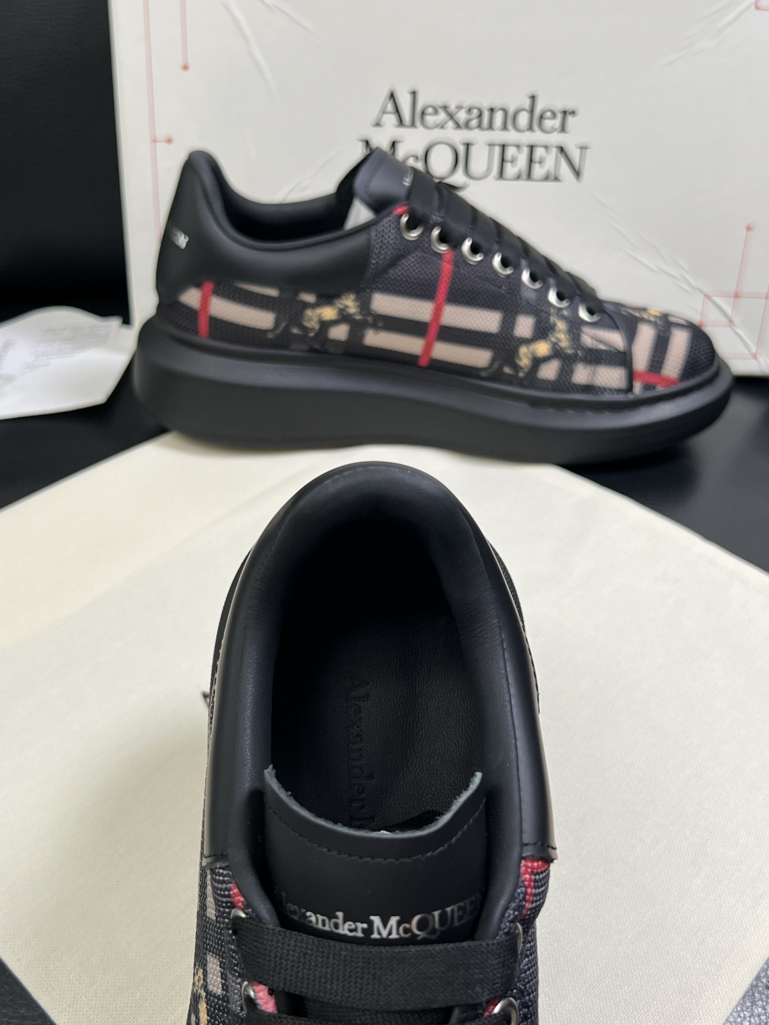 Alexander McQueen  高品质  顶级工艺品  麦昆  专柜同步 原厂配置，意大利进口原版