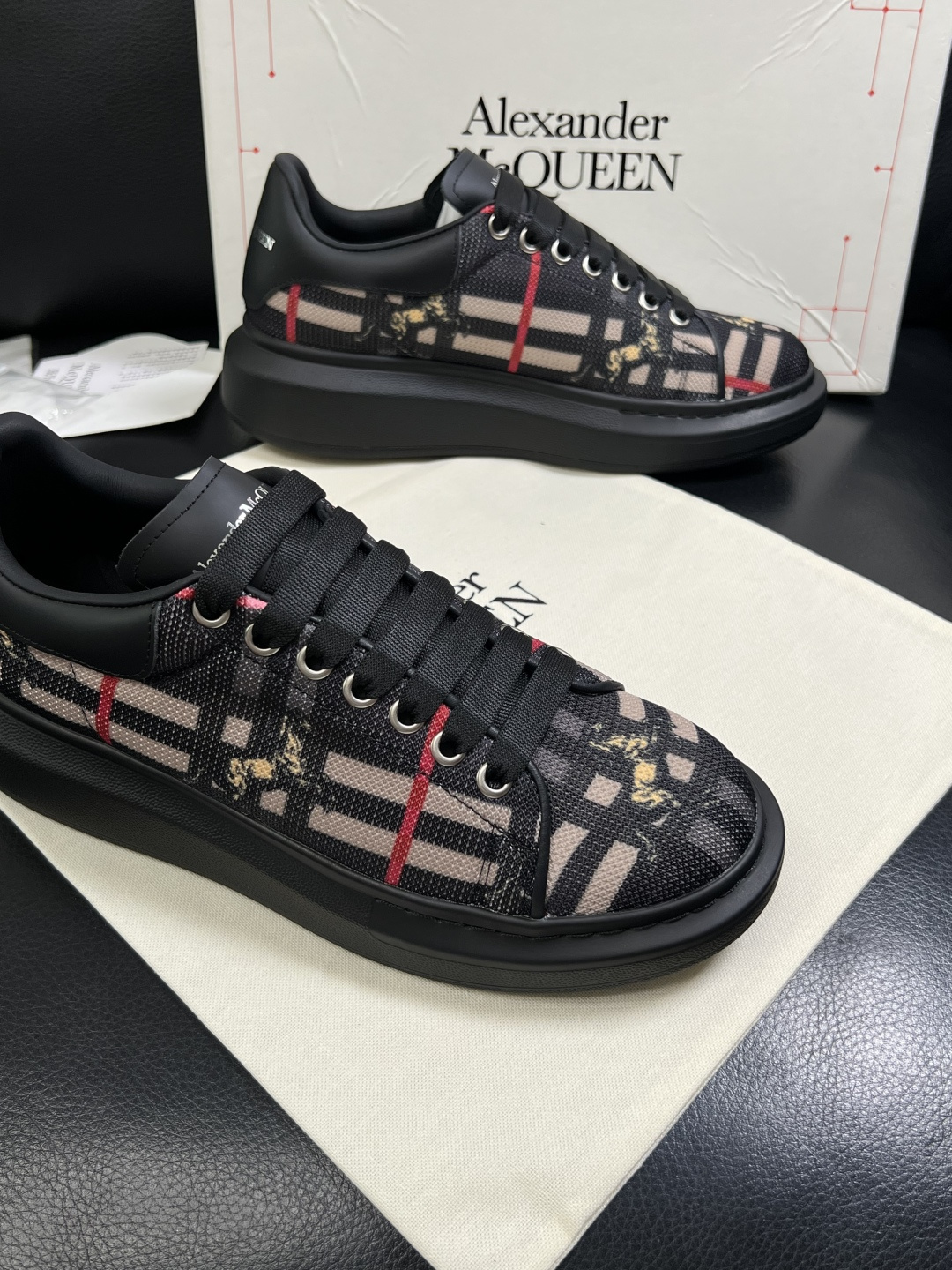 Alexander McQueen  高品质  顶级工艺品  麦昆  专柜同步 原厂配置，意大利进口原版