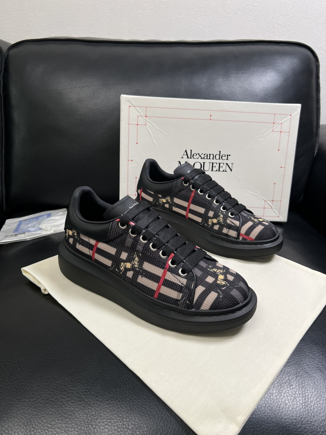 Alexander McQueen  高品质  顶级工艺品  麦昆  专柜同步 原厂配置，意大利进口原版