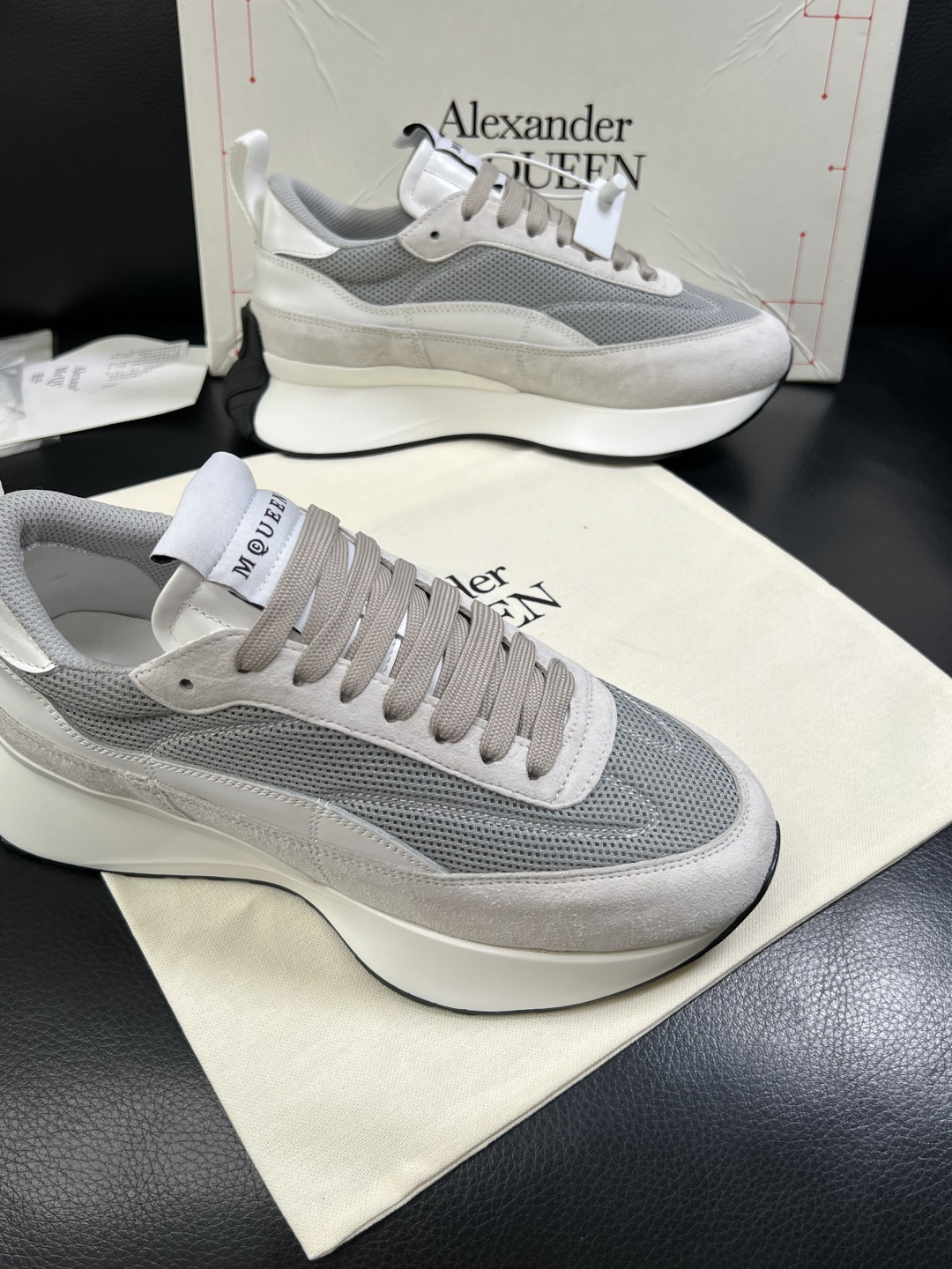 Alexander McQueen  高品质  顶级工艺品  麦昆  专柜同步 原厂配置，意大利进口原版