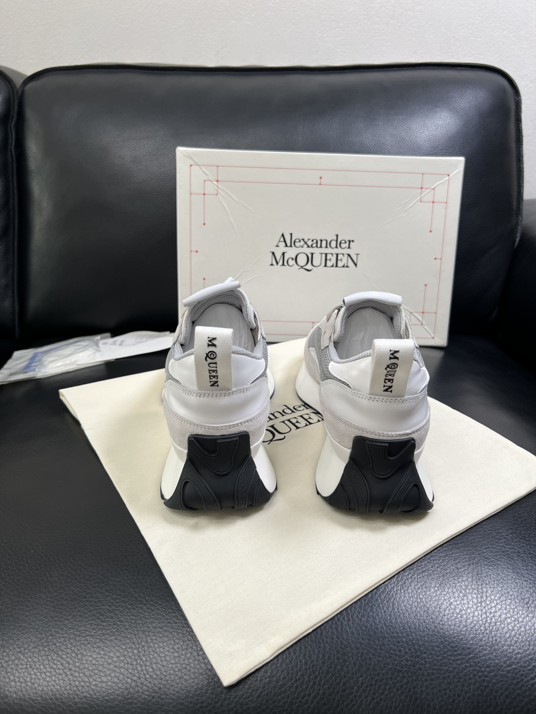 Alexander McQueen  高品质  顶级工艺品  麦昆  专柜同步 原厂配置，意大利进口原版