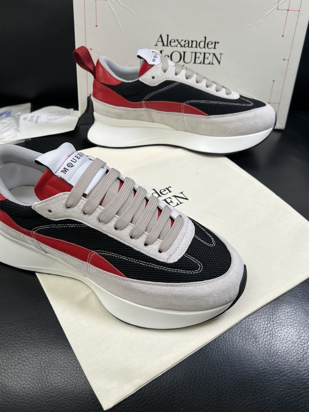 Alexander McQueen  高品质  顶级工艺品  麦昆  专柜同步 原厂配置，意大利进口原版