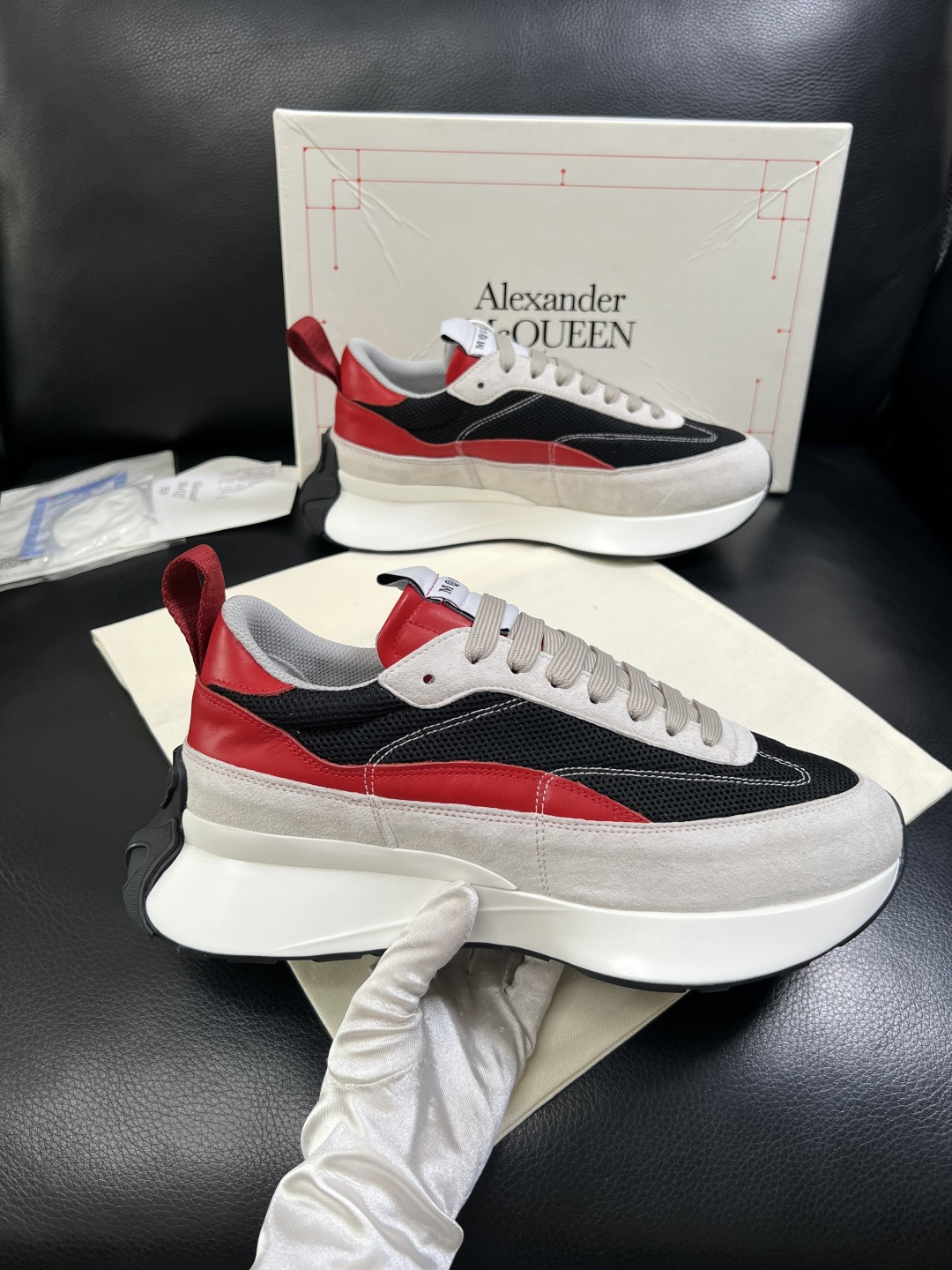 Alexander McQueen  高品质  顶级工艺品  麦昆  专柜同步 原厂配置，意大利进口原版