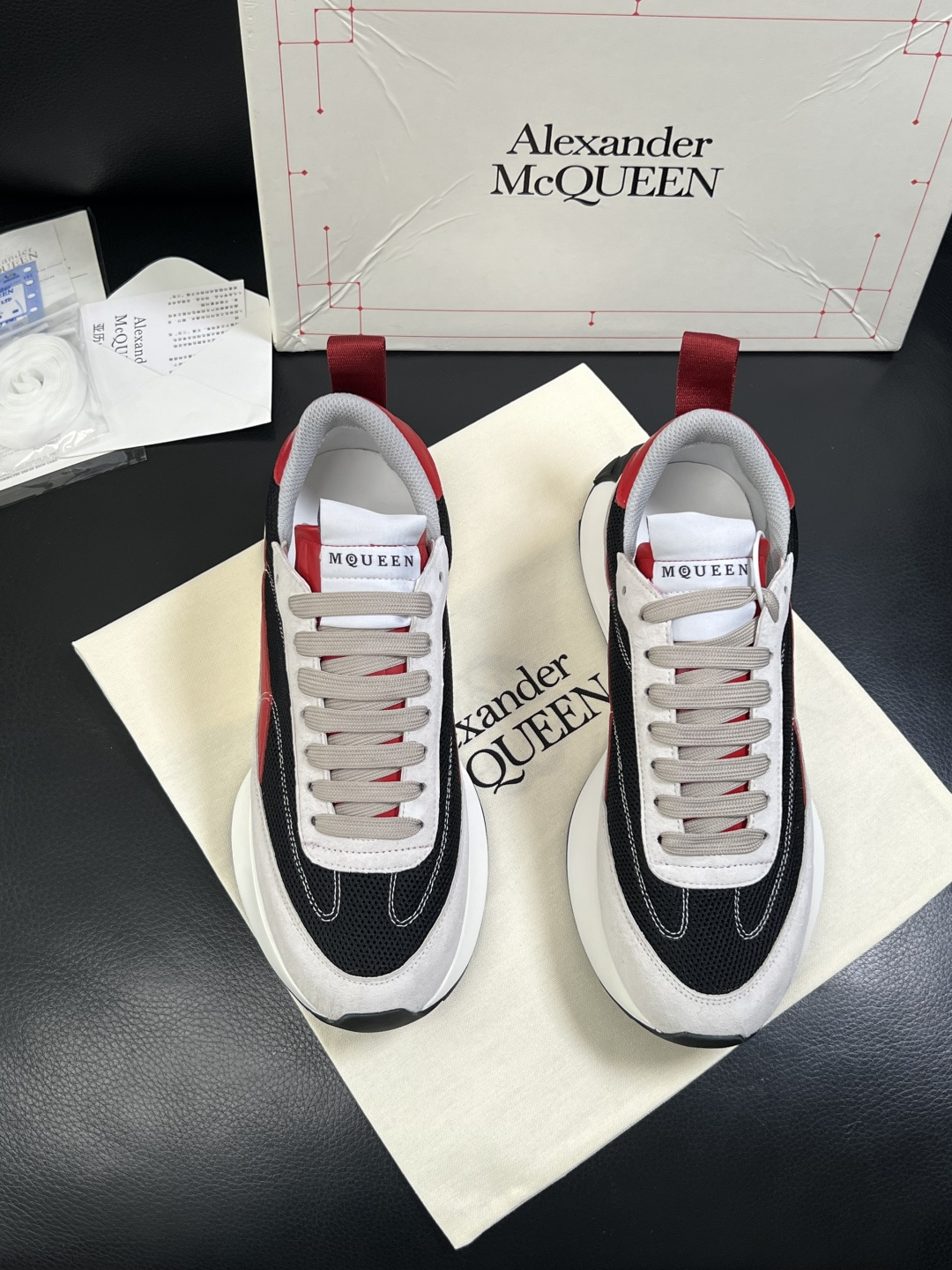 Alexander McQueen  高品质  顶级工艺品  麦昆  专柜同步 原厂配置，意大利进口原版