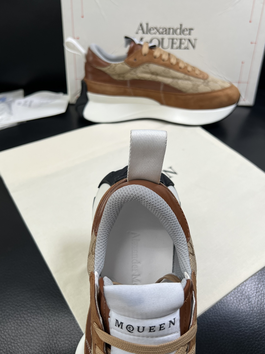 Alexander McQueen  高品质  顶级工艺品  麦昆  专柜同步 原厂配置，意大利进口原版