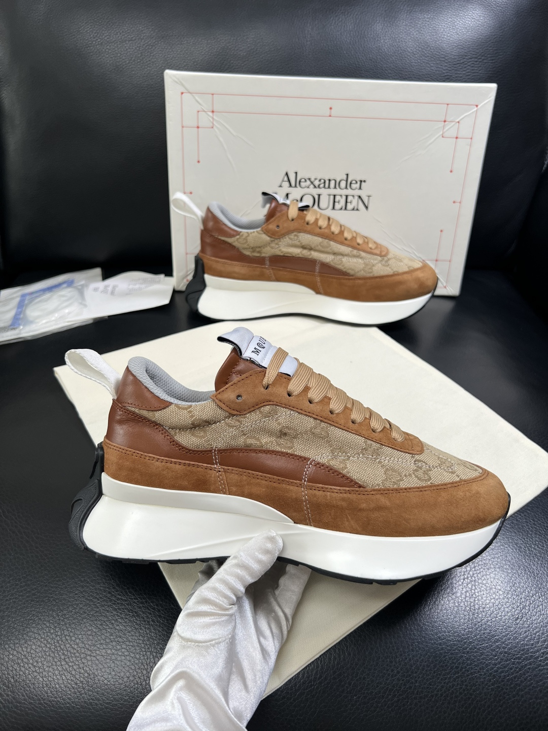 Alexander McQueen  高品质  顶级工艺品  麦昆  专柜同步 原厂配置，意大利进口原版