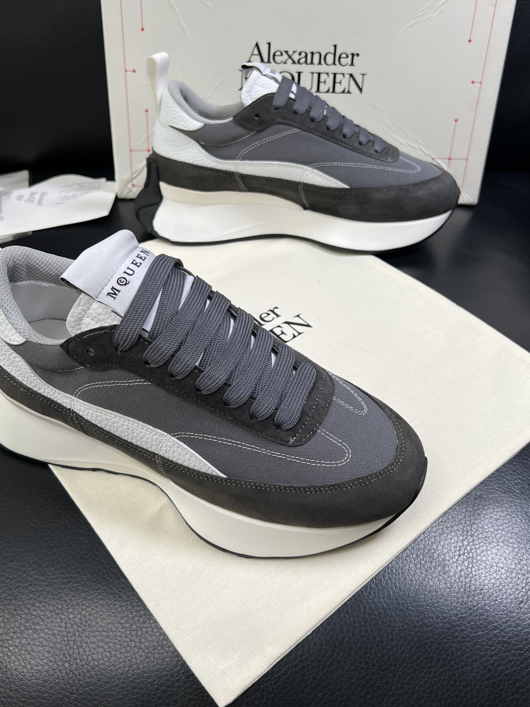 Alexander McQueen  高品质  顶级工艺品  麦昆  专柜同步 原厂配置，意大利进口原版