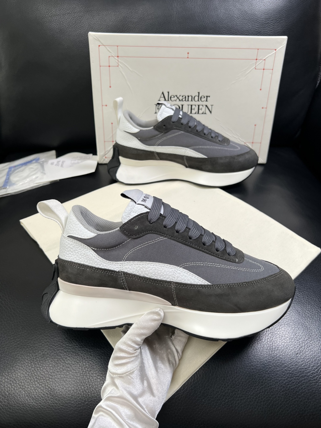 Alexander McQueen  高品质  顶级工艺品  麦昆  专柜同步 原厂配置，意大利进口原版