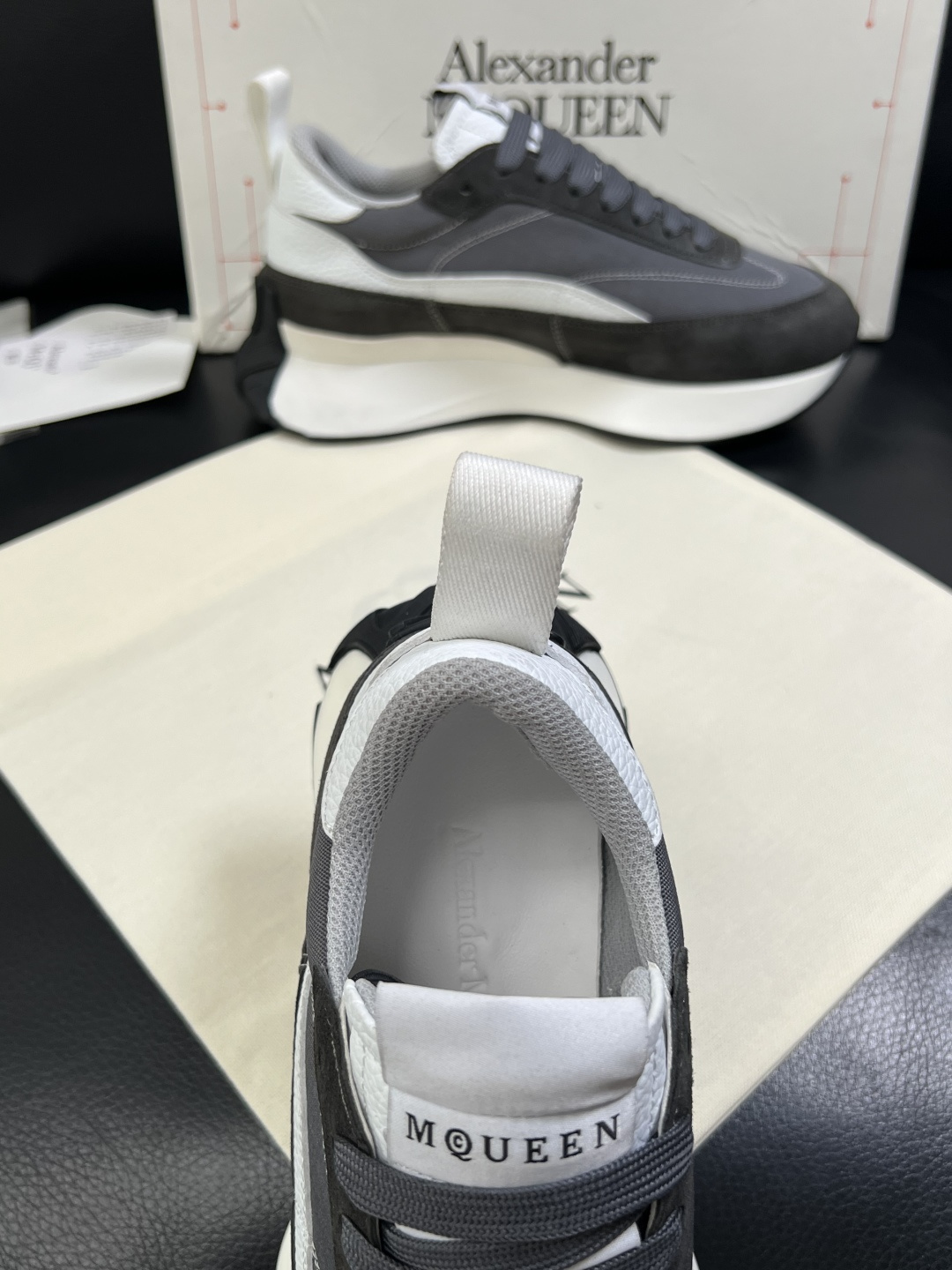 Alexander McQueen  高品质  顶级工艺品  麦昆  专柜同步 原厂配置，意大利进口原版