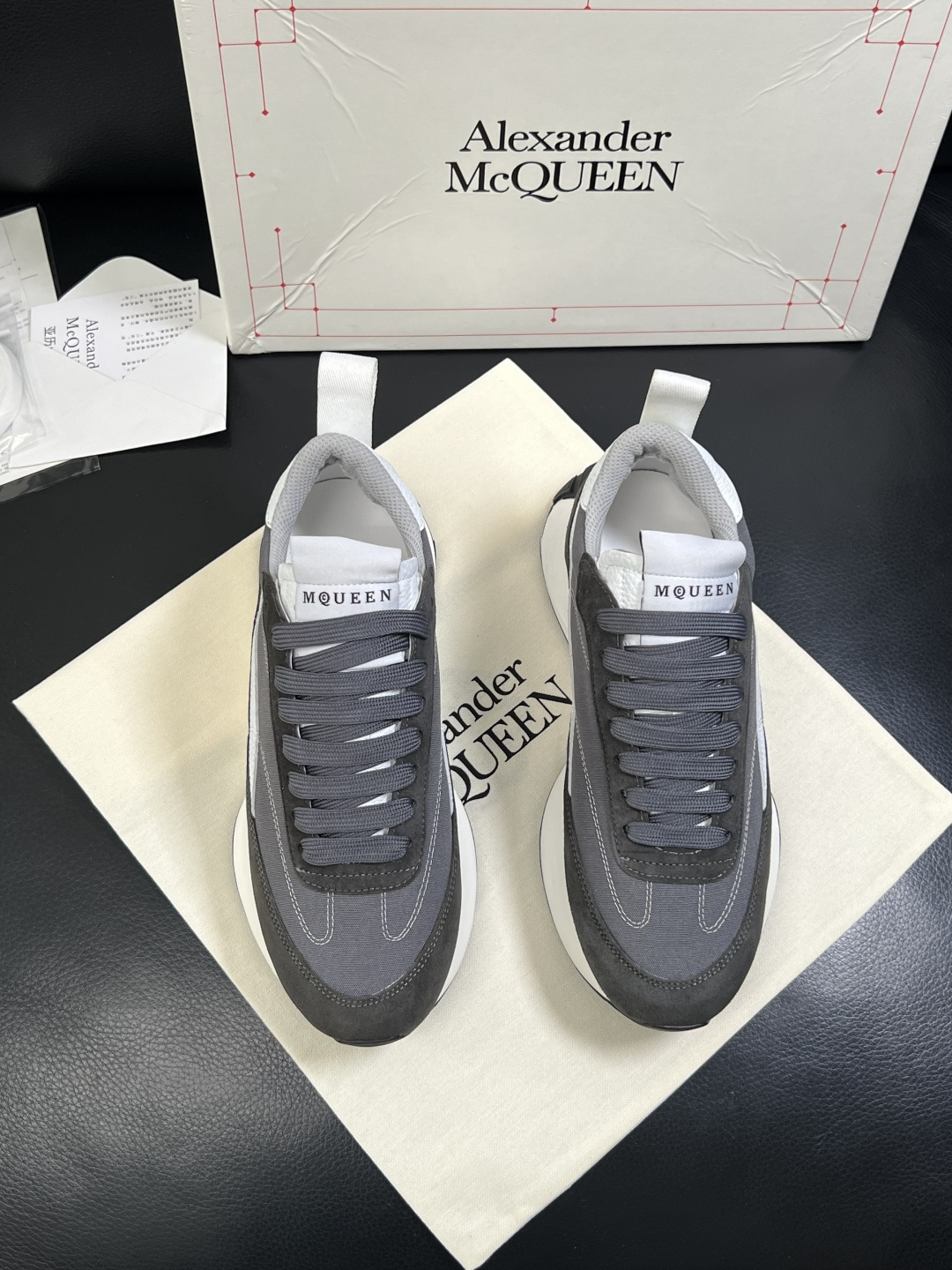 Alexander McQueen  高品质  顶级工艺品  麦昆  专柜同步 原厂配置，意大利进口原版