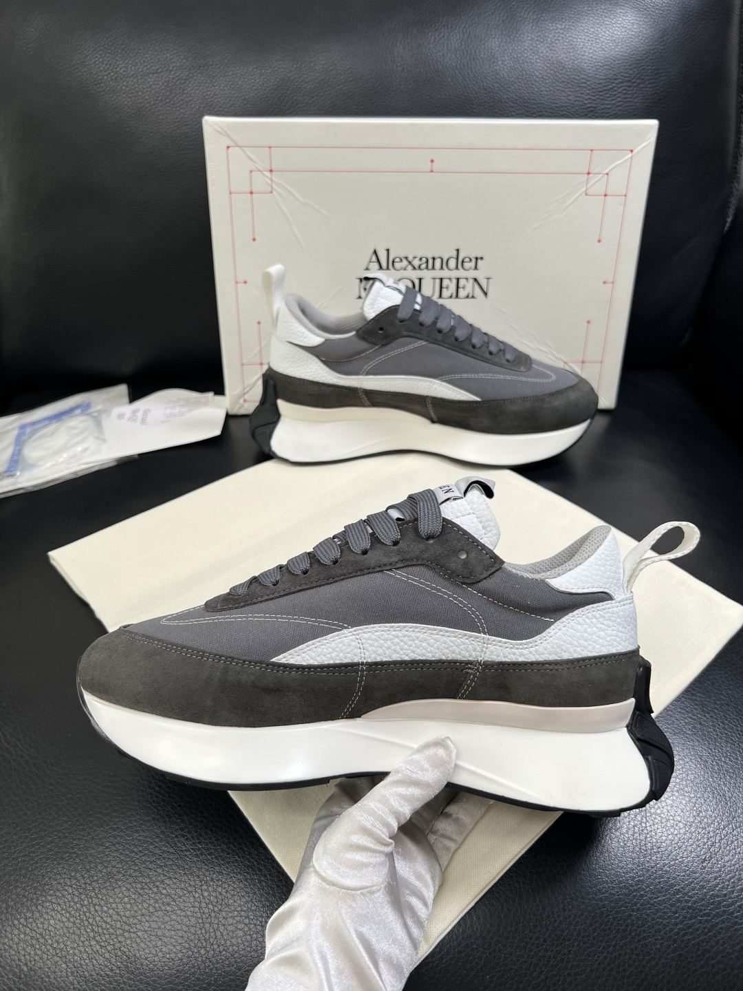 Alexander McQueen  高品质  顶级工艺品  麦昆  专柜同步 原厂配置，意大利进口原版