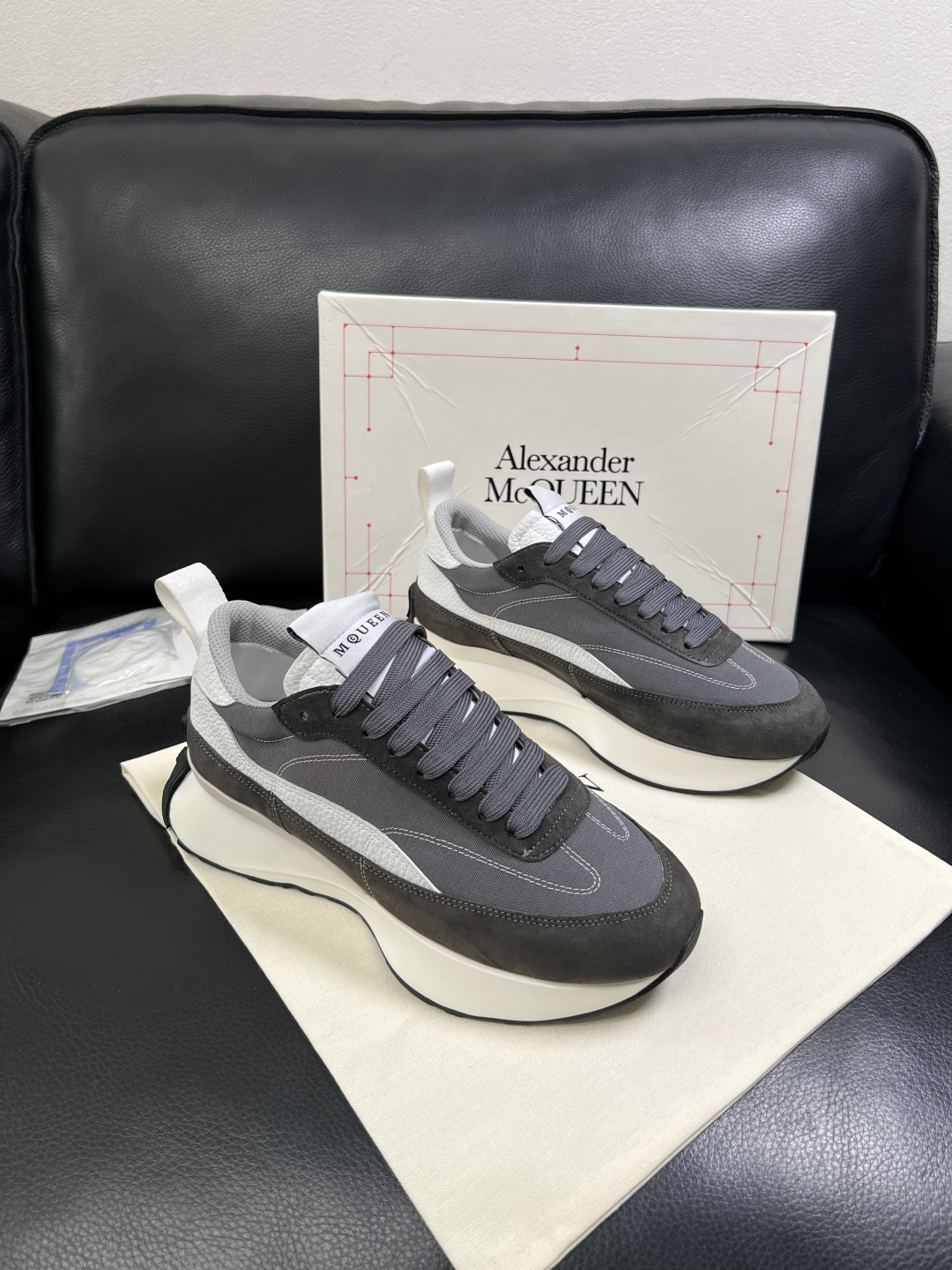 Alexander McQueen  高品质  顶级工艺品  麦昆  专柜同步 原厂配置，意大利进口原版