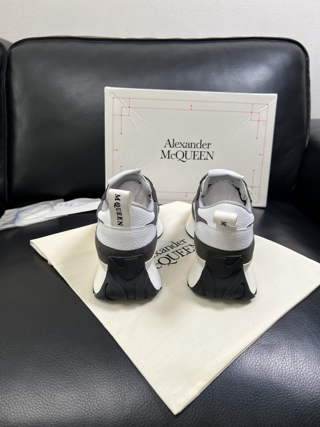 Alexander McQueen  高品质  顶级工艺品  麦昆  专柜同步 原厂配置，意大利进口原版