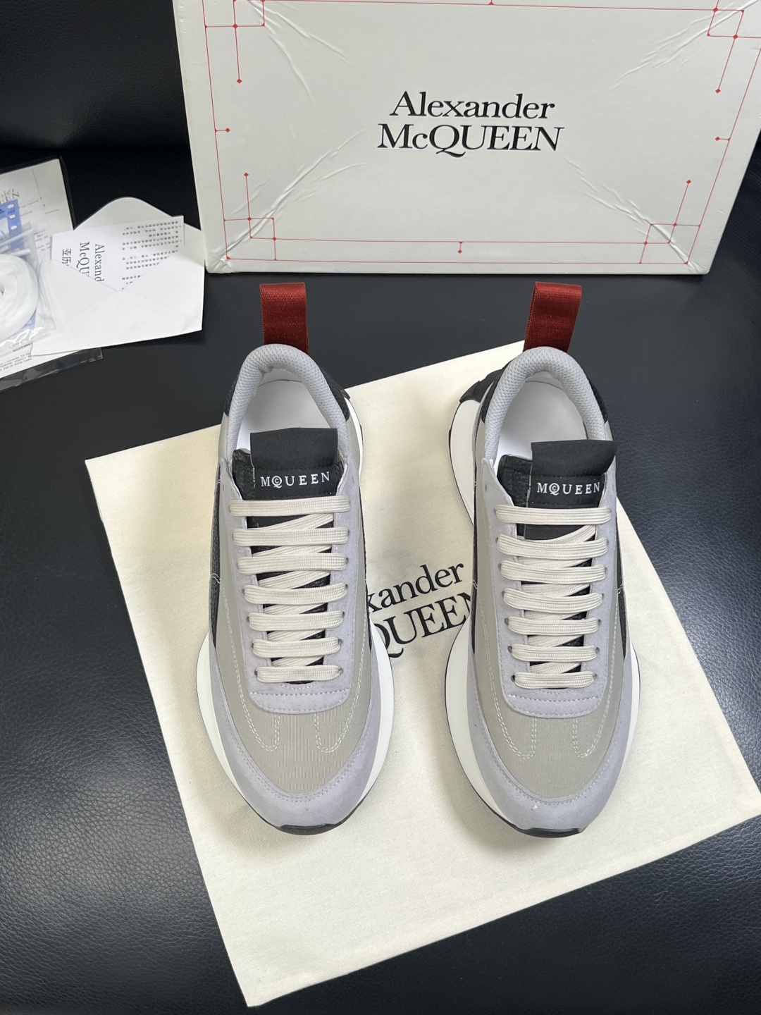 Alexander McQueen  高品质  顶级工艺品  麦昆  专柜同步 原厂配置，意大利进口原版