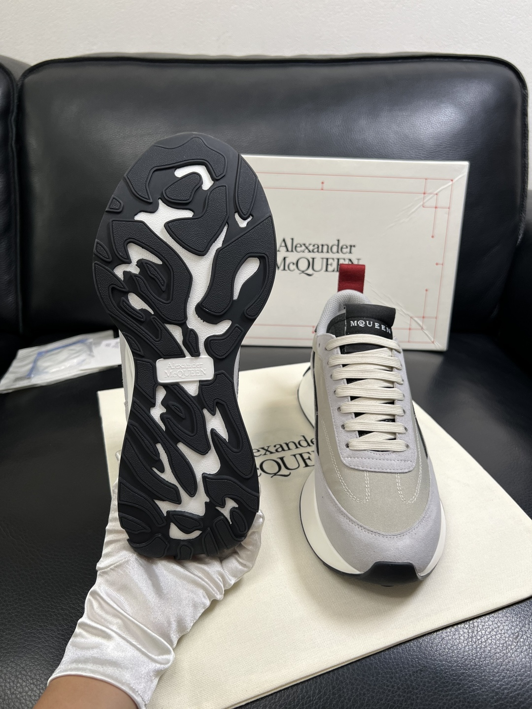 Alexander McQueen  高品质  顶级工艺品  麦昆  专柜同步 原厂配置，意大利进口原版