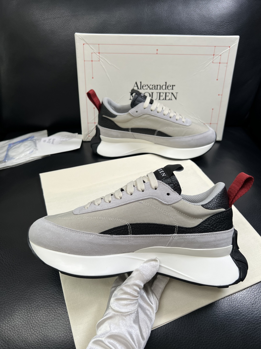 Alexander McQueen  高品质  顶级工艺品  麦昆  专柜同步 原厂配置，意大利进口原版