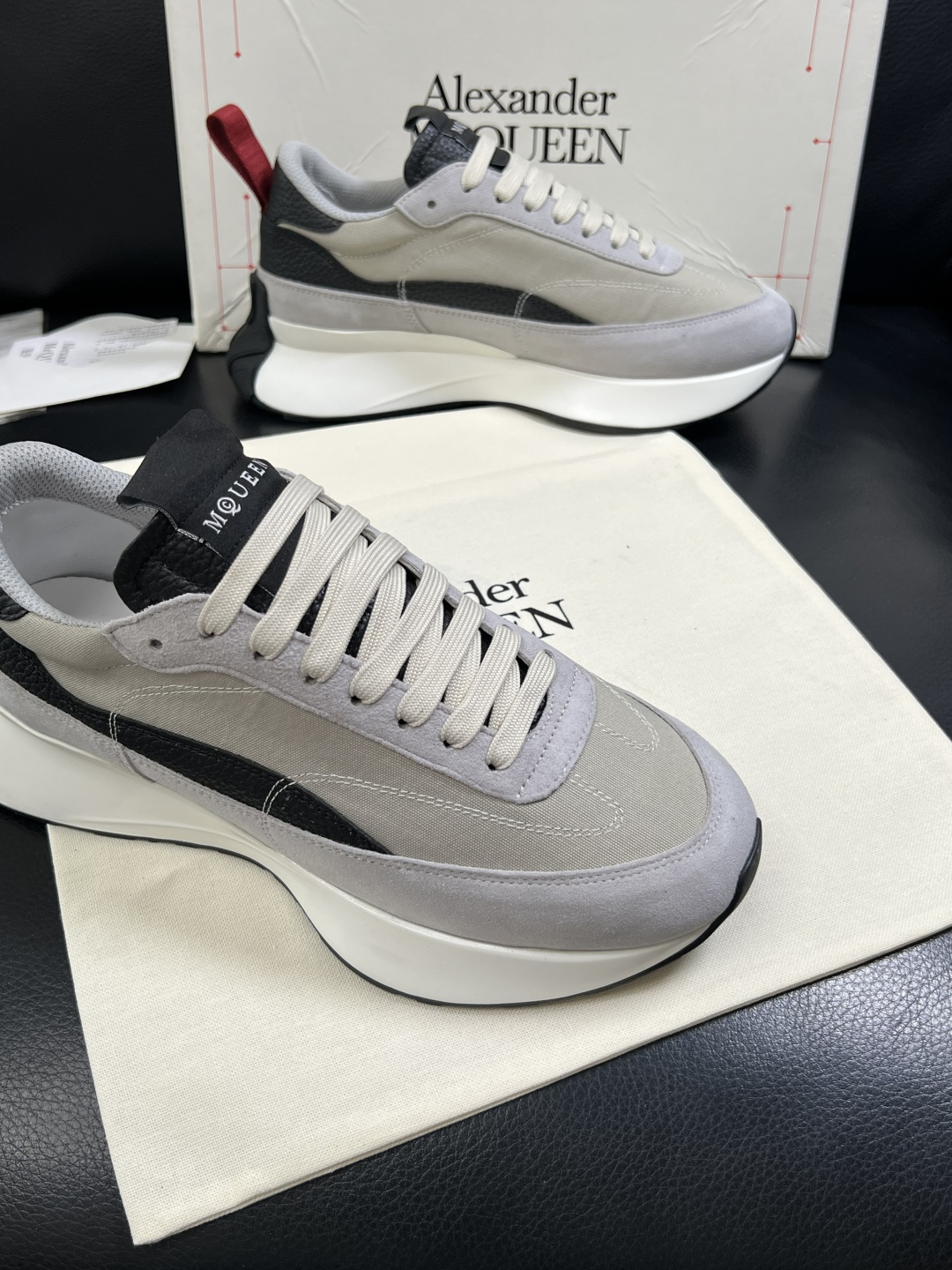 Alexander McQueen  高品质  顶级工艺品  麦昆  专柜同步 原厂配置，意大利进口原版