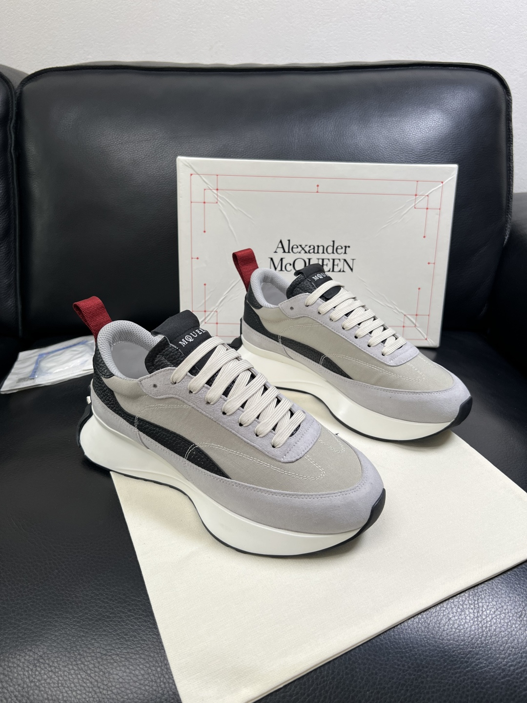 Alexander McQueen  高品质  顶级工艺品  麦昆  专柜同步 原厂配置，意大利进口原版