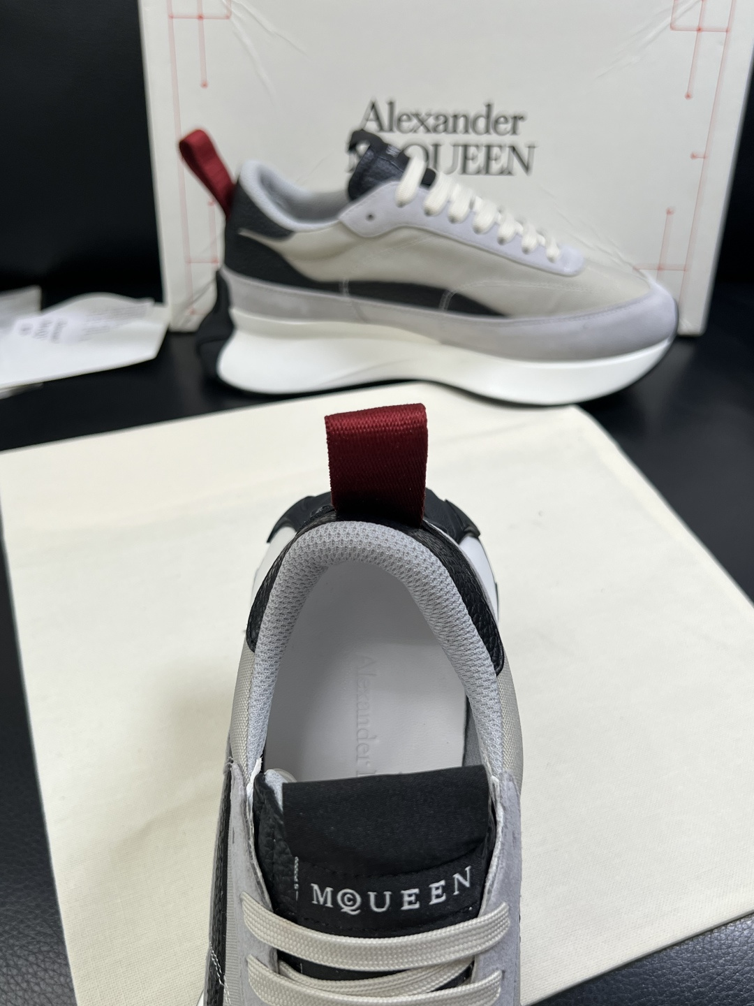 Alexander McQueen  高品质  顶级工艺品  麦昆  专柜同步 原厂配置，意大利进口原版