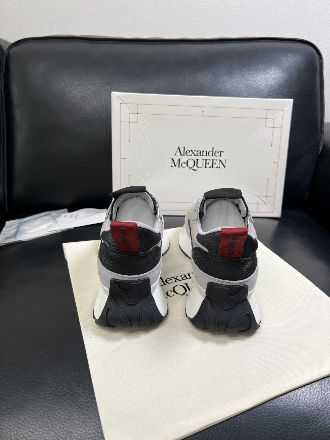 Alexander McQueen  高品质  顶级工艺品  麦昆  专柜同步 原厂配置，意大利进口原版