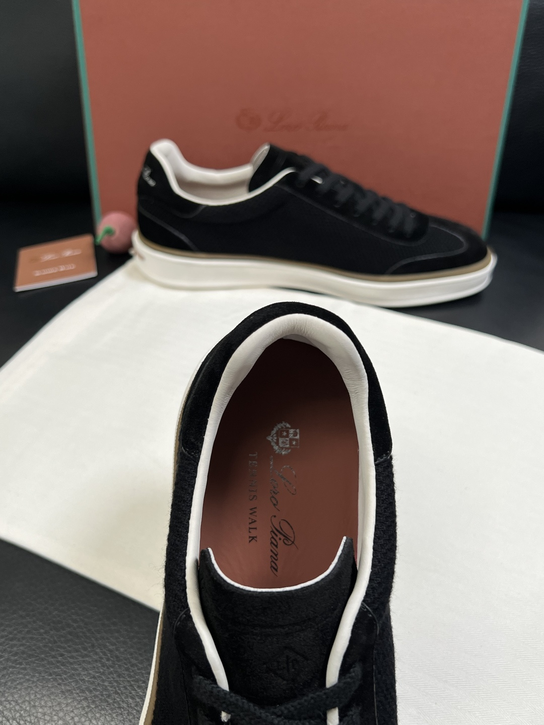 Loro Piana  高品质  顶级工艺品  诺悠翩雅  新品专柜同步原厂配置，鞋面意大利进口牛皮面料
