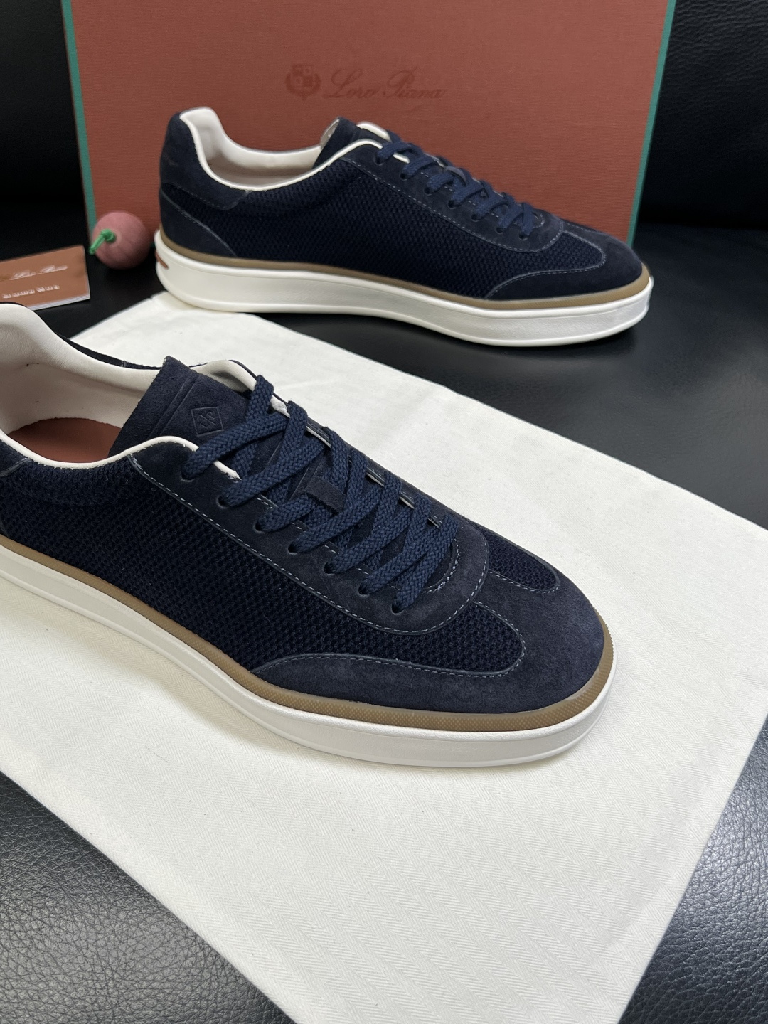 Loro Piana  高品质  顶级工艺品  诺悠翩雅  新品专柜同步原厂配置，鞋面意大利进口牛皮面料