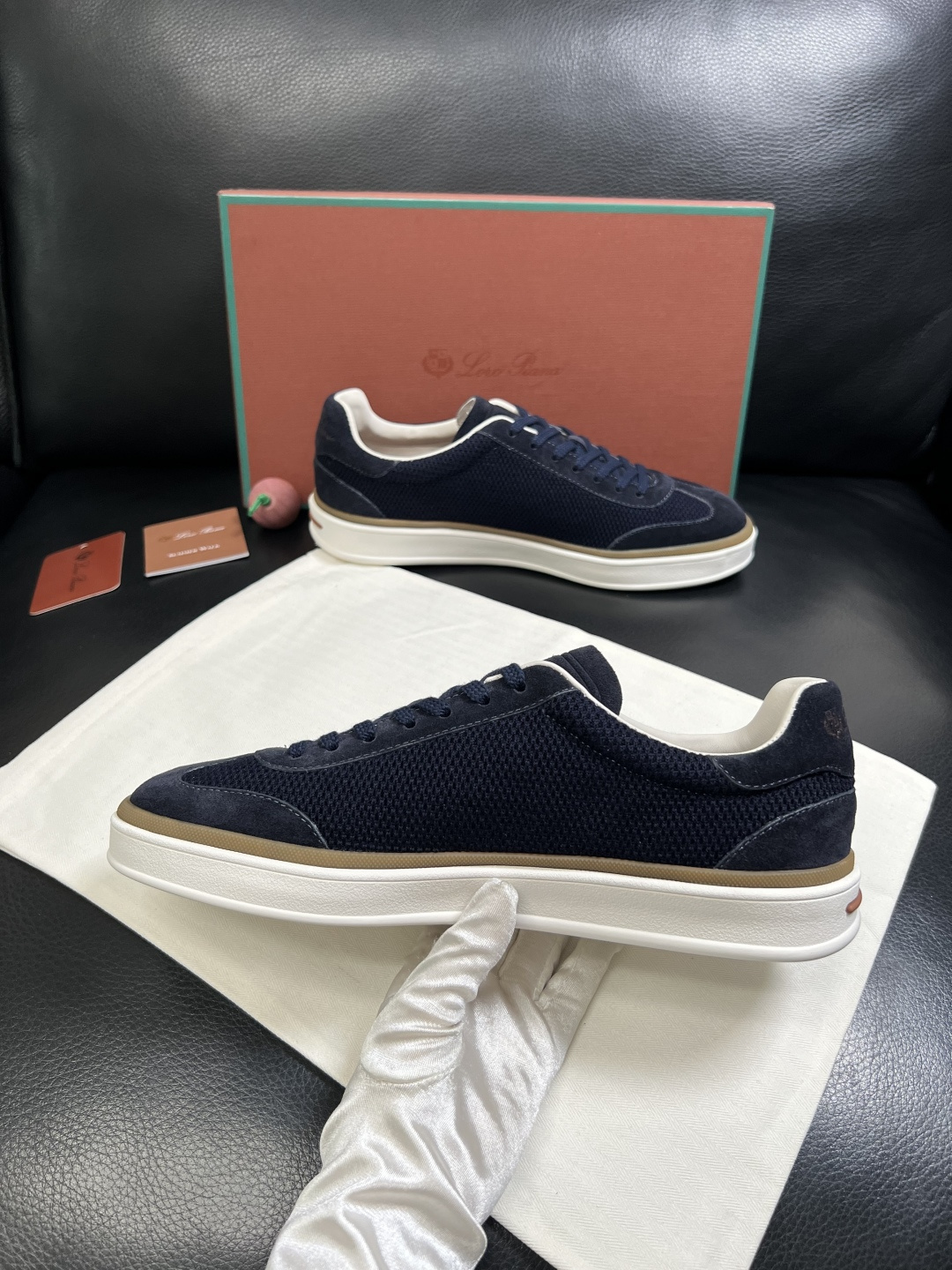 Loro Piana  高品质  顶级工艺品  诺悠翩雅  新品专柜同步原厂配置，鞋面意大利进口牛皮面料