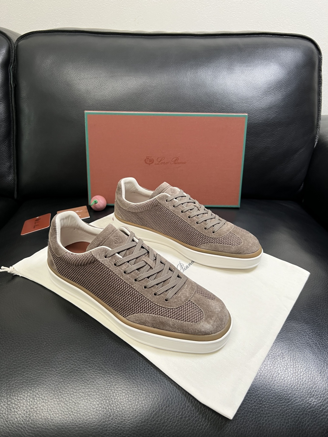 Loro Piana  高品质  顶级工艺品  诺悠翩雅  新品专柜同步原厂配置，鞋面意大利进口牛皮面料