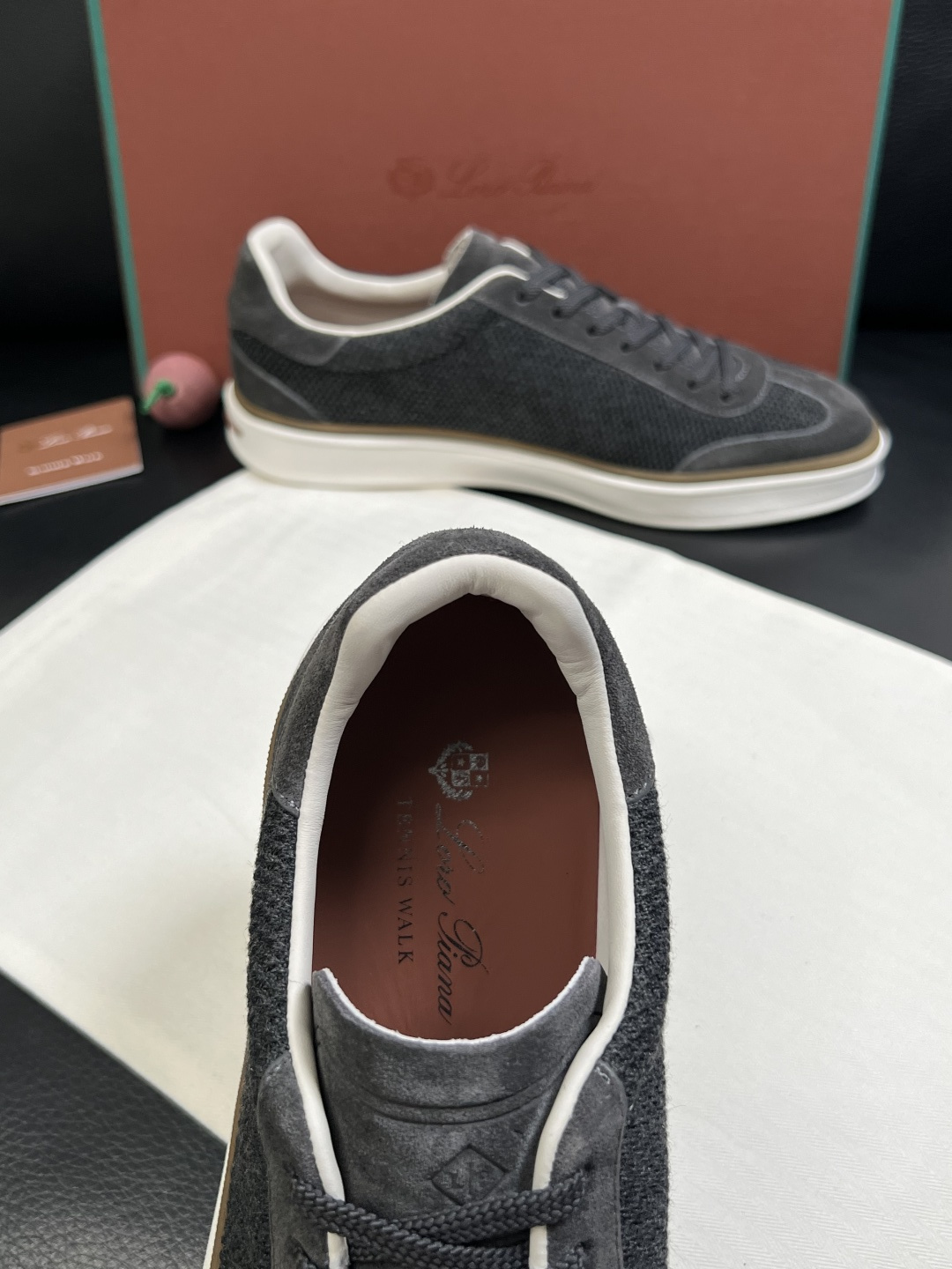 Loro Piana  高品质  顶级工艺品  诺悠翩雅  新品专柜同步原厂配置，鞋面意大利进口牛皮面料